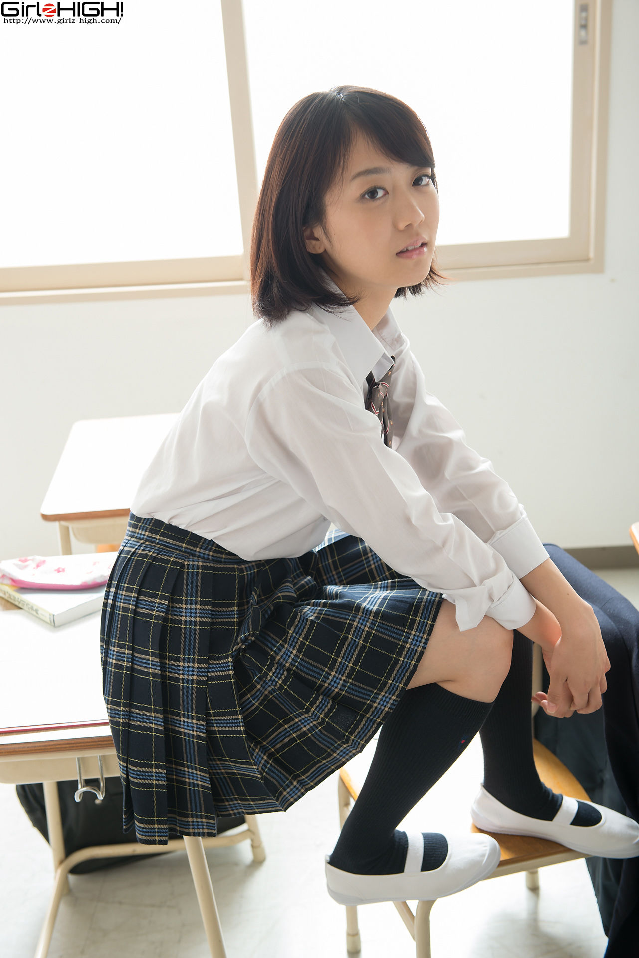 [Girlz-High] Koharu Nishino 西野小春 - 学生装 - bkoh_006_001