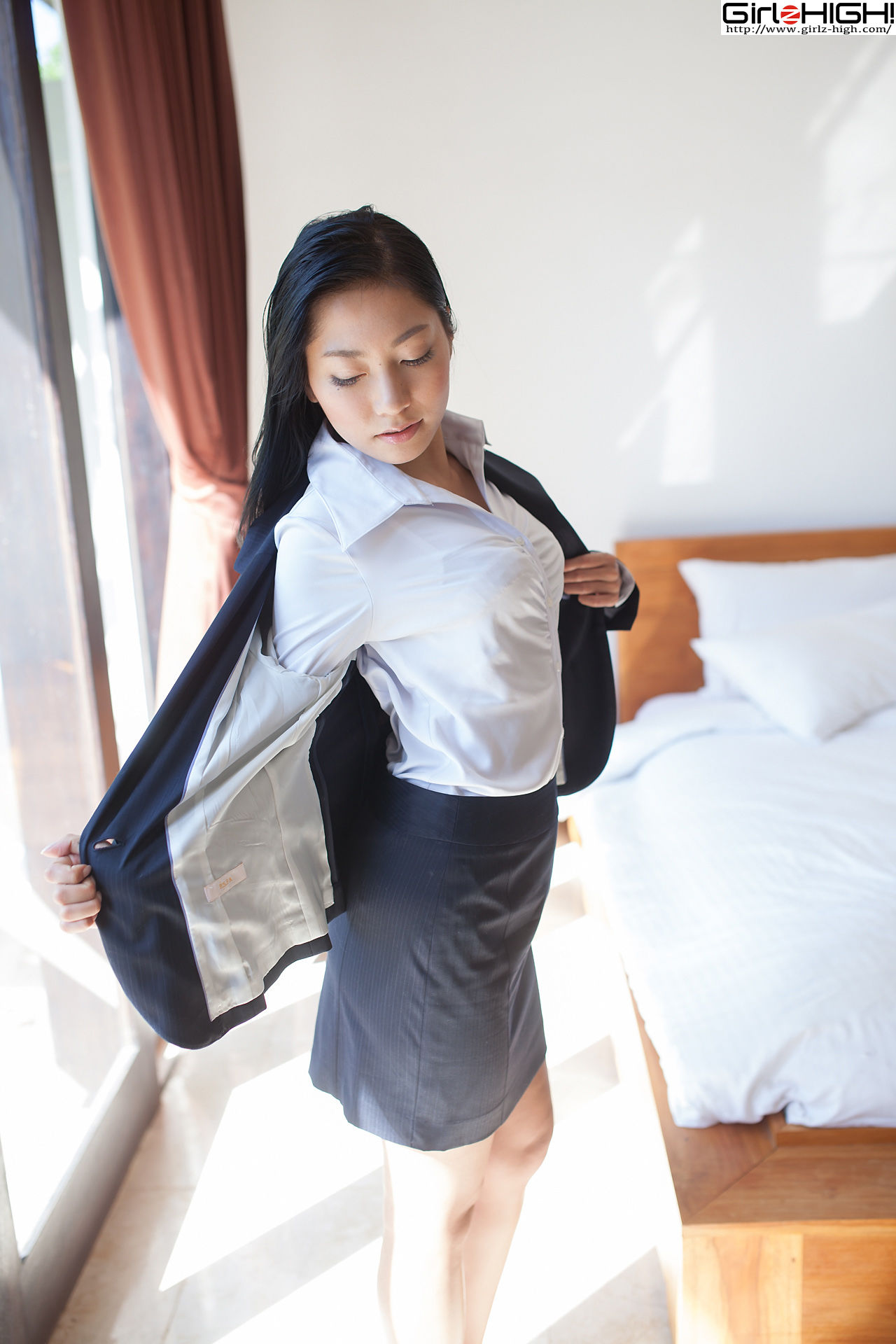 [Girlz-High] Ui Mita 三田羽衣 - 肉丝袜OL系列 - buno_012_001