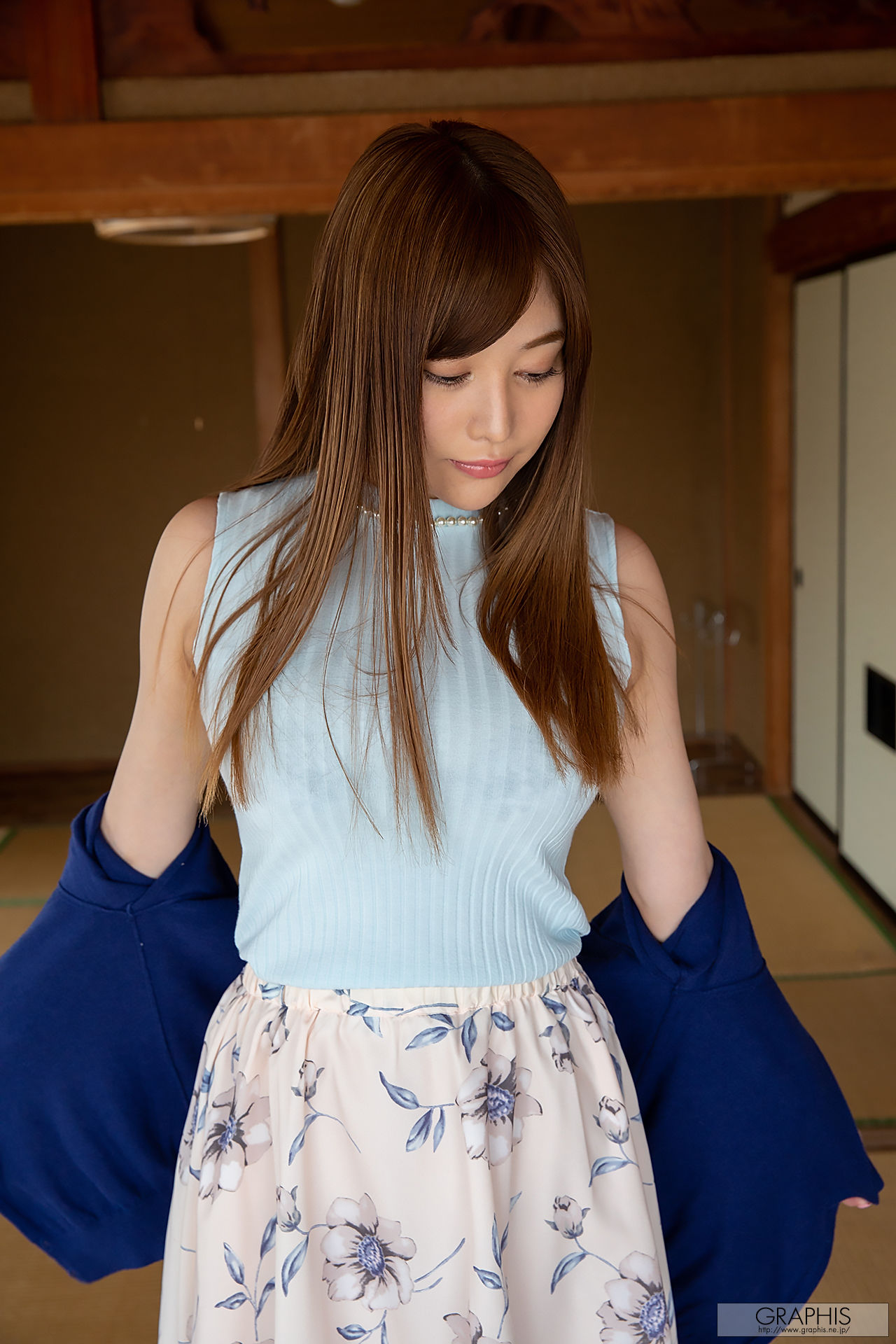 [Graphis] First Gravure 初脱ぎ娘 益坂美亜 Mia Masuzaka