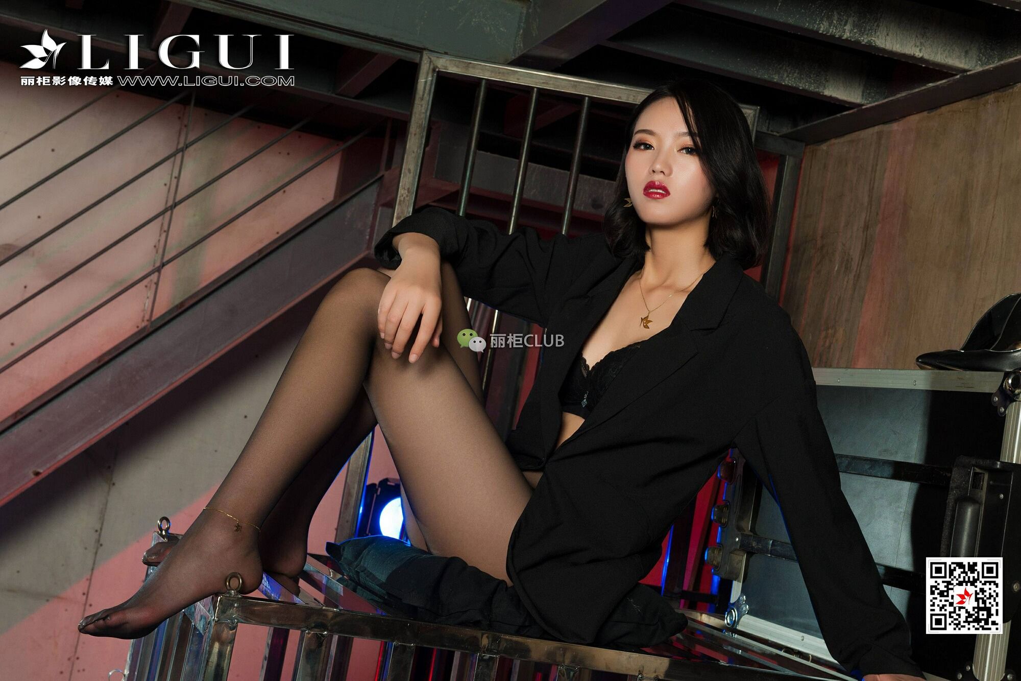 腿模敏儿《黑丝女王美脚》 [丽柜LIGUI] 网络丽人