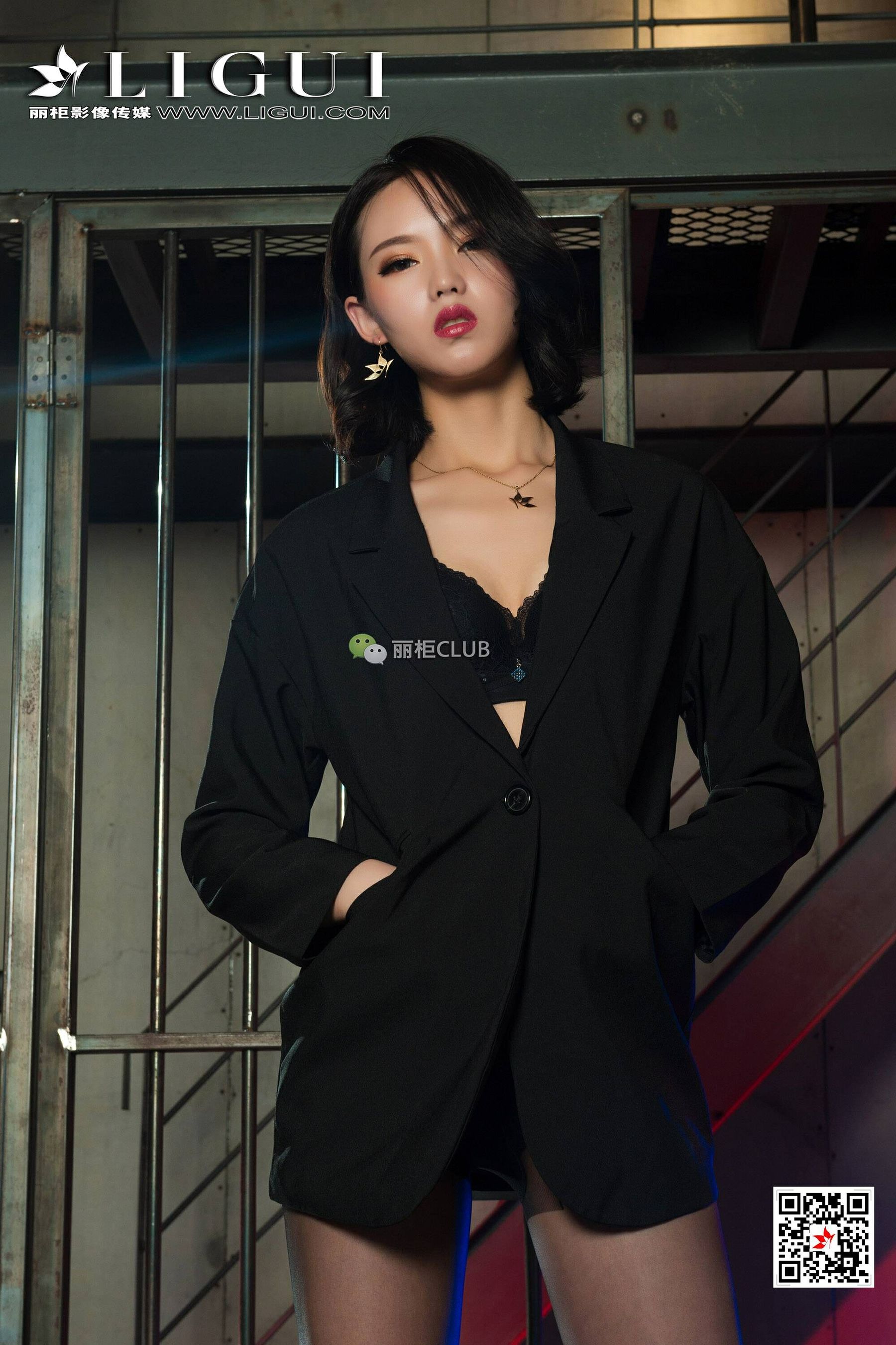 腿模敏儿《黑丝女王美脚》 [丽柜LIGUI] 网络丽人