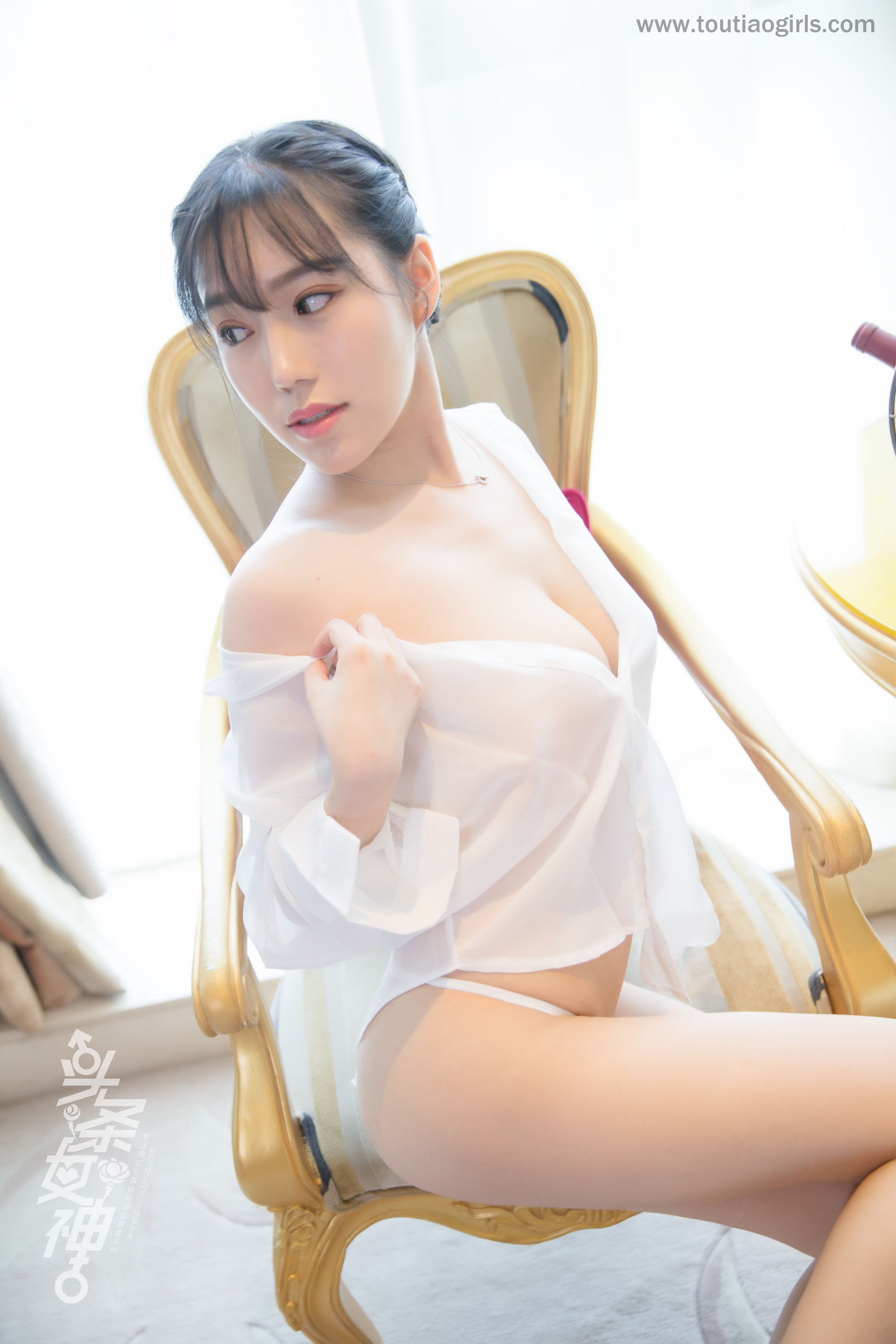 陈亦菲《冰雪素人 豆蔻花颜》 [头条女神Toutiaogirls]