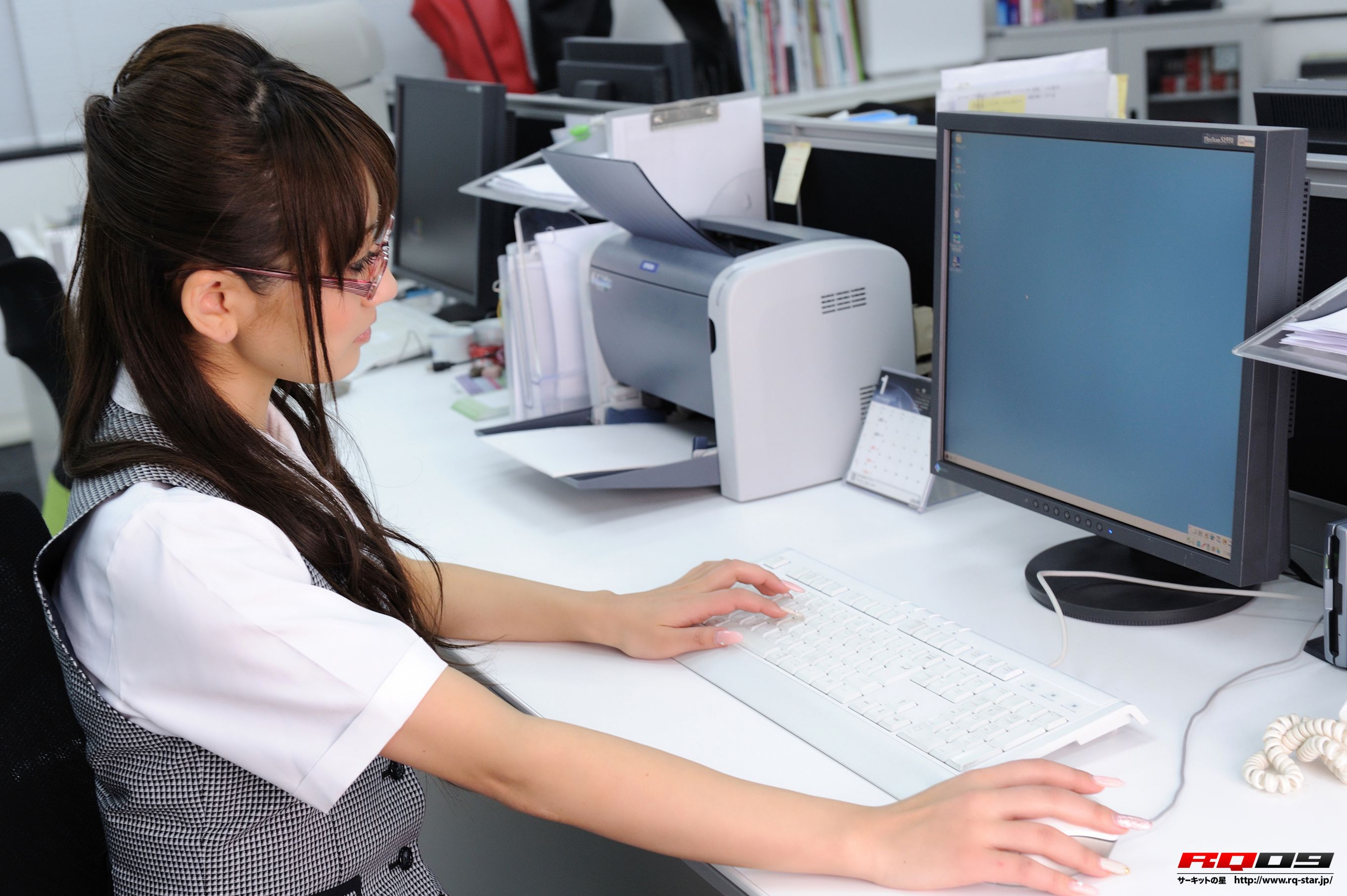 [RQ-STAR] NO.00248 Saki Kouzai 香西咲 Office Lady 写真集