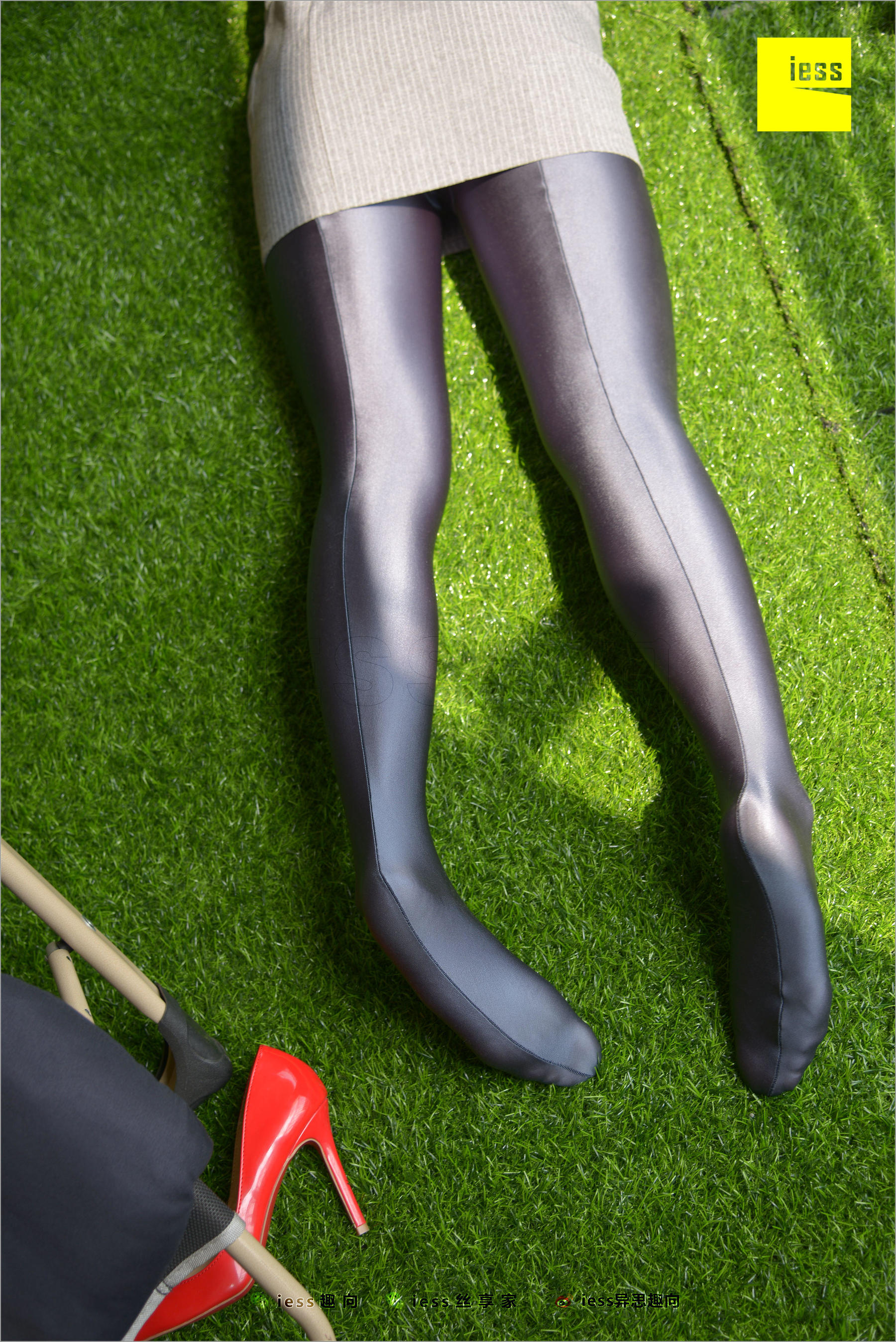 小胖妞《猎奇》 [异思趣向IESS] 丝足便当232