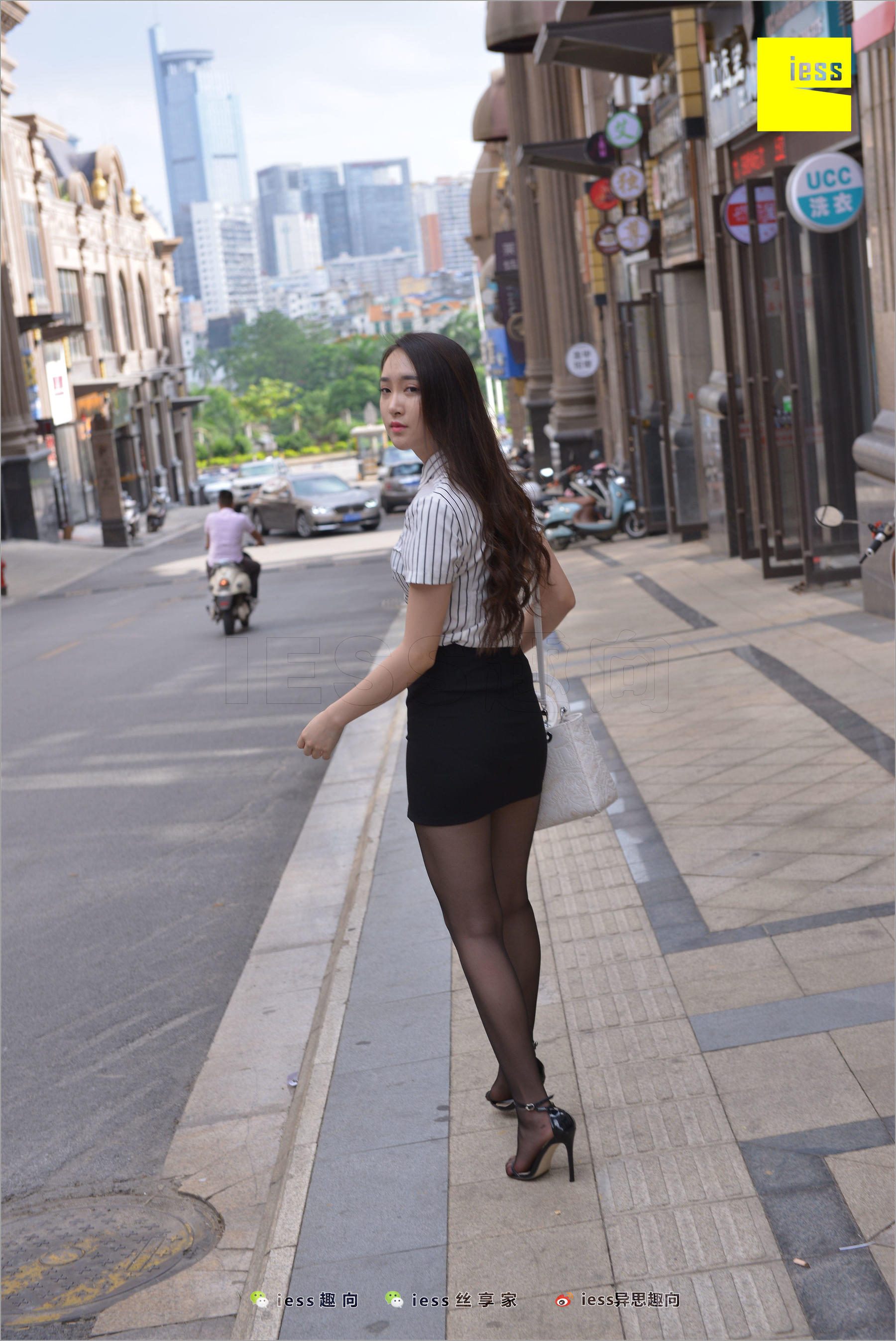 云芝《跟踪云芝》 [异思趣向IESS] 丝足便当237