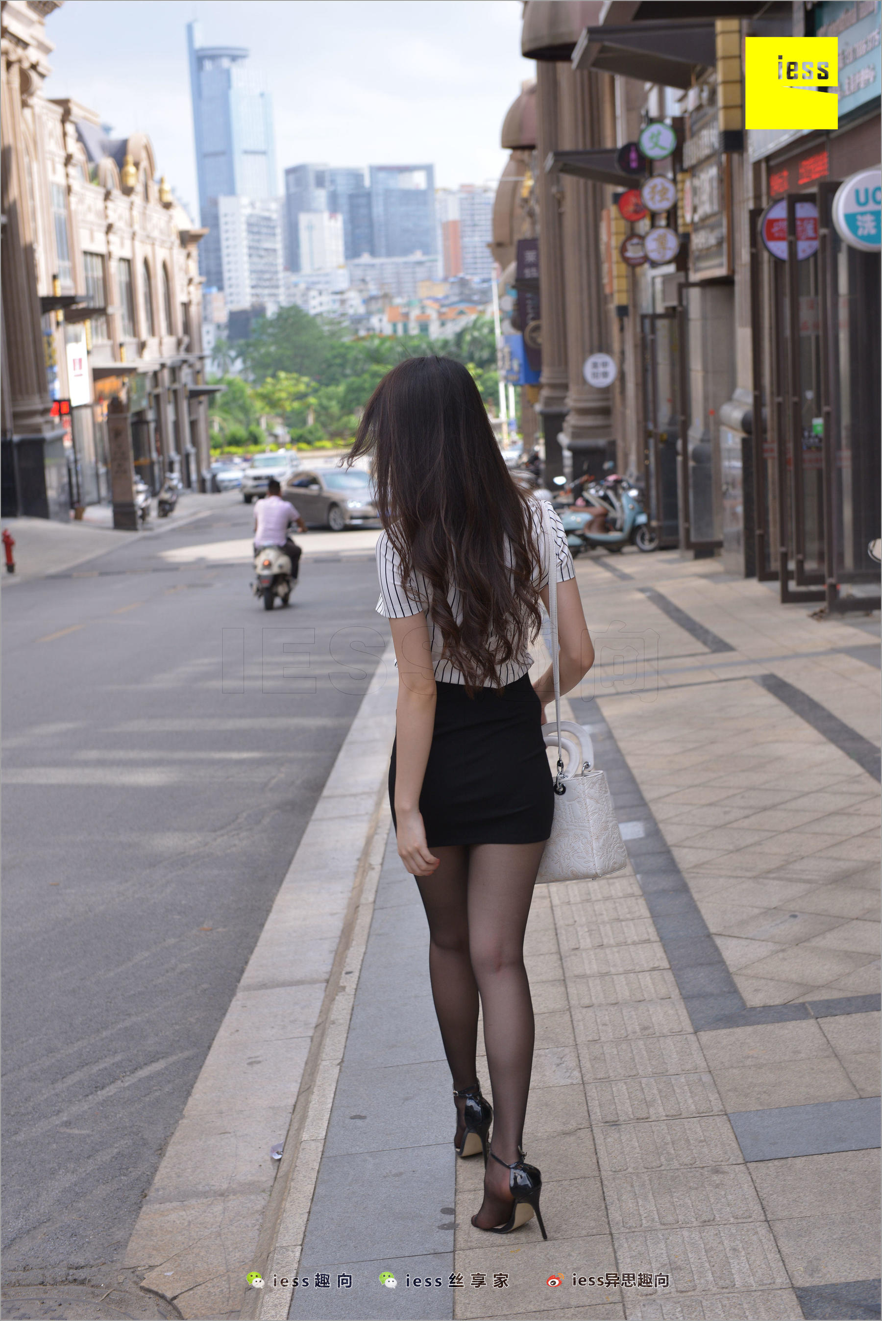 云芝《跟踪云芝》 [异思趣向IESS] 丝足便当237