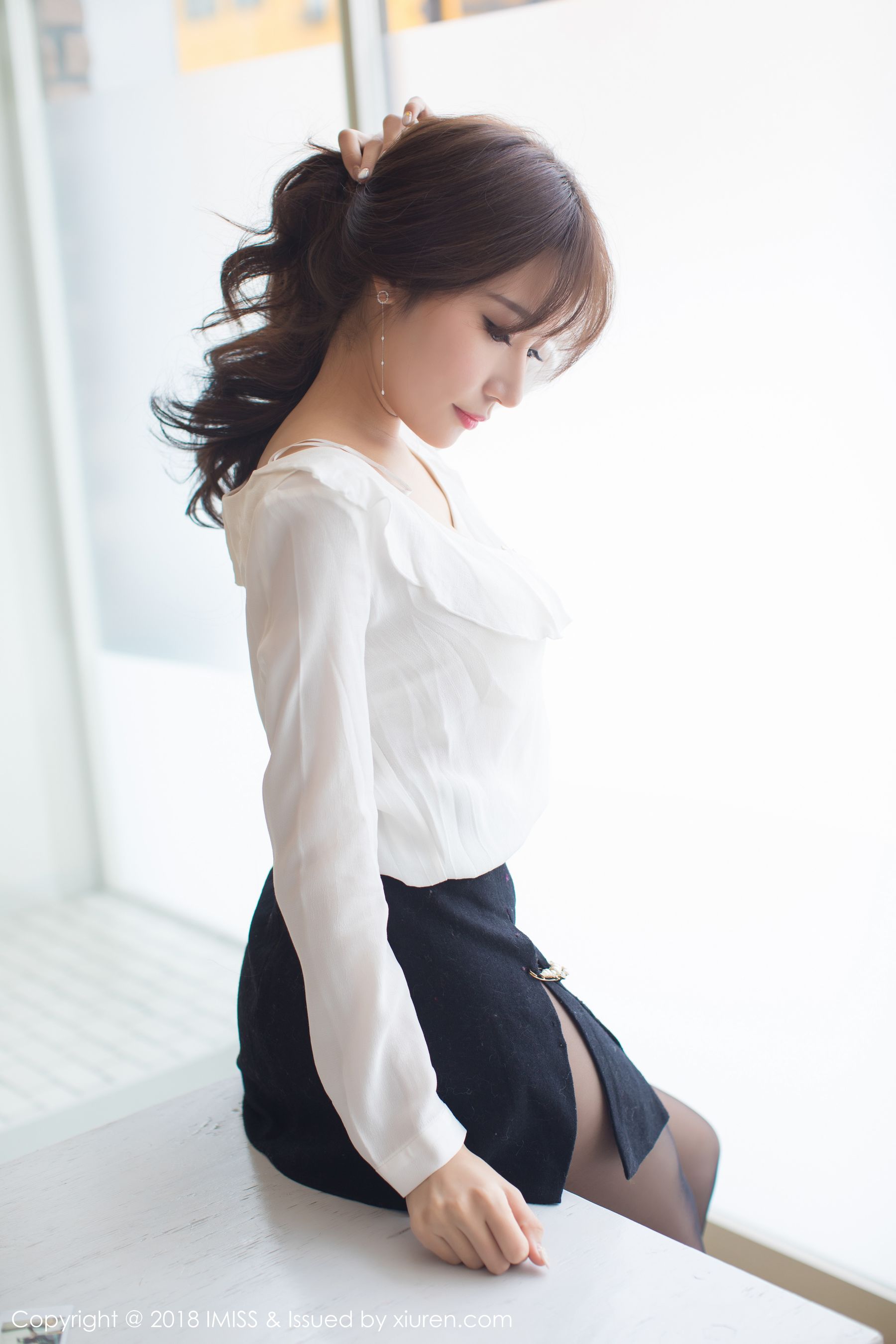 小狐狸Sica《黑丝OL小秘》 [爱蜜社IMiss] Vol.247