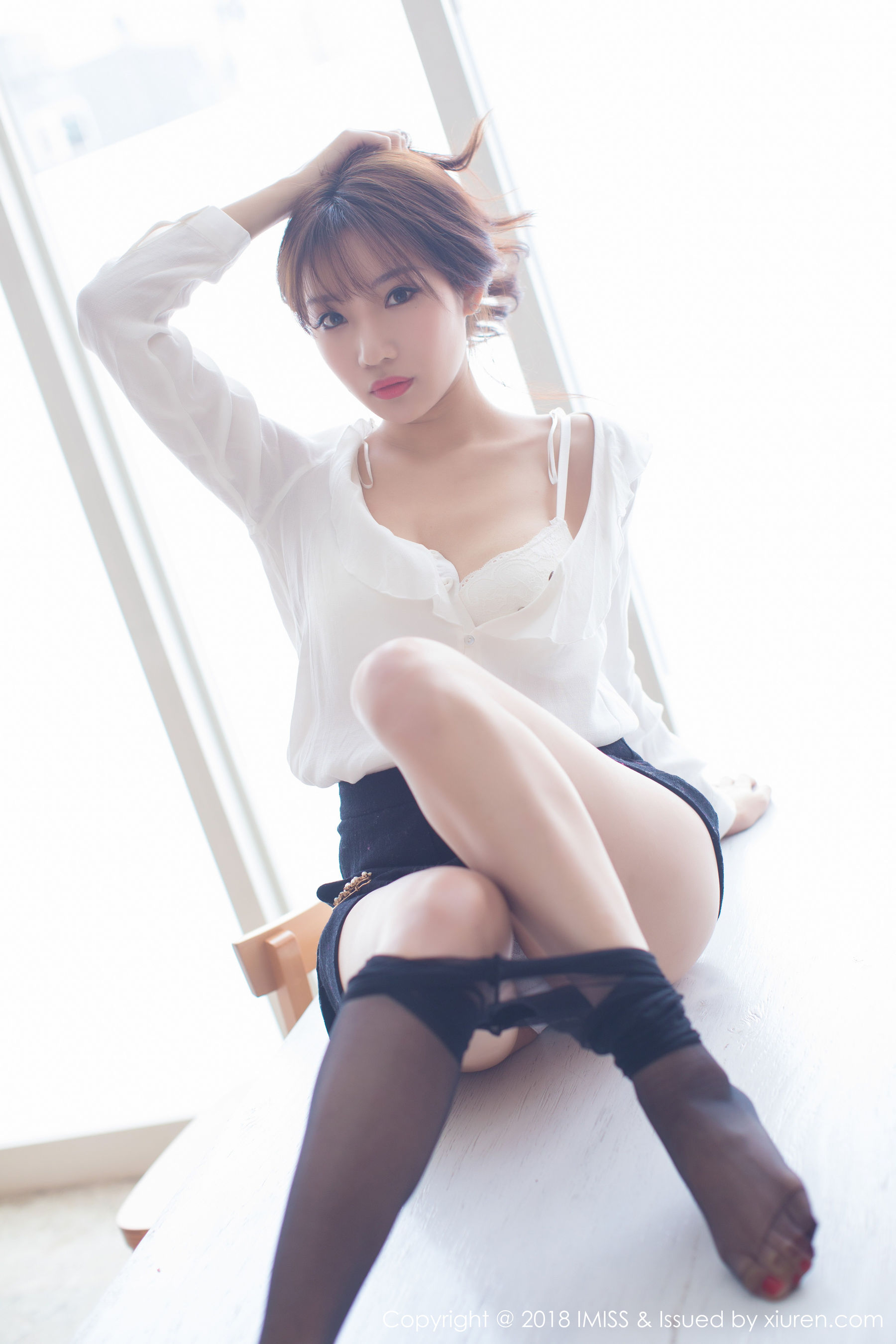 小狐狸Sica《黑丝OL小秘》 [爱蜜社IMiss] Vol.247