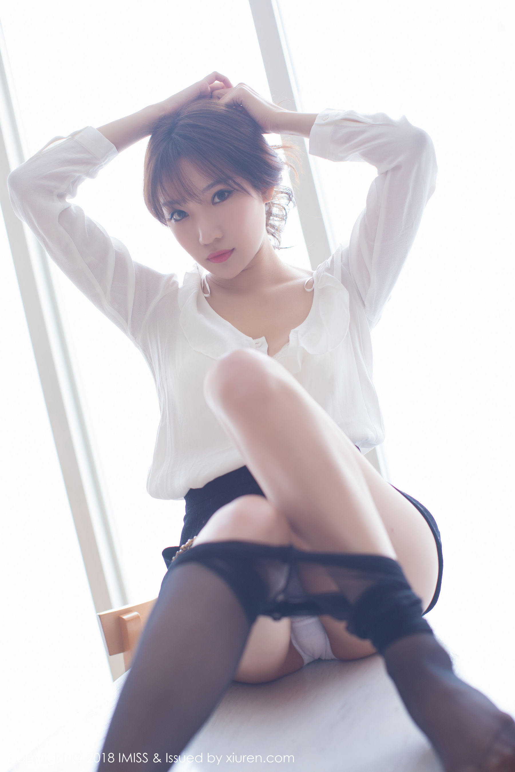 小狐狸Sica《黑丝OL小秘》 [爱蜜社IMiss] Vol.247