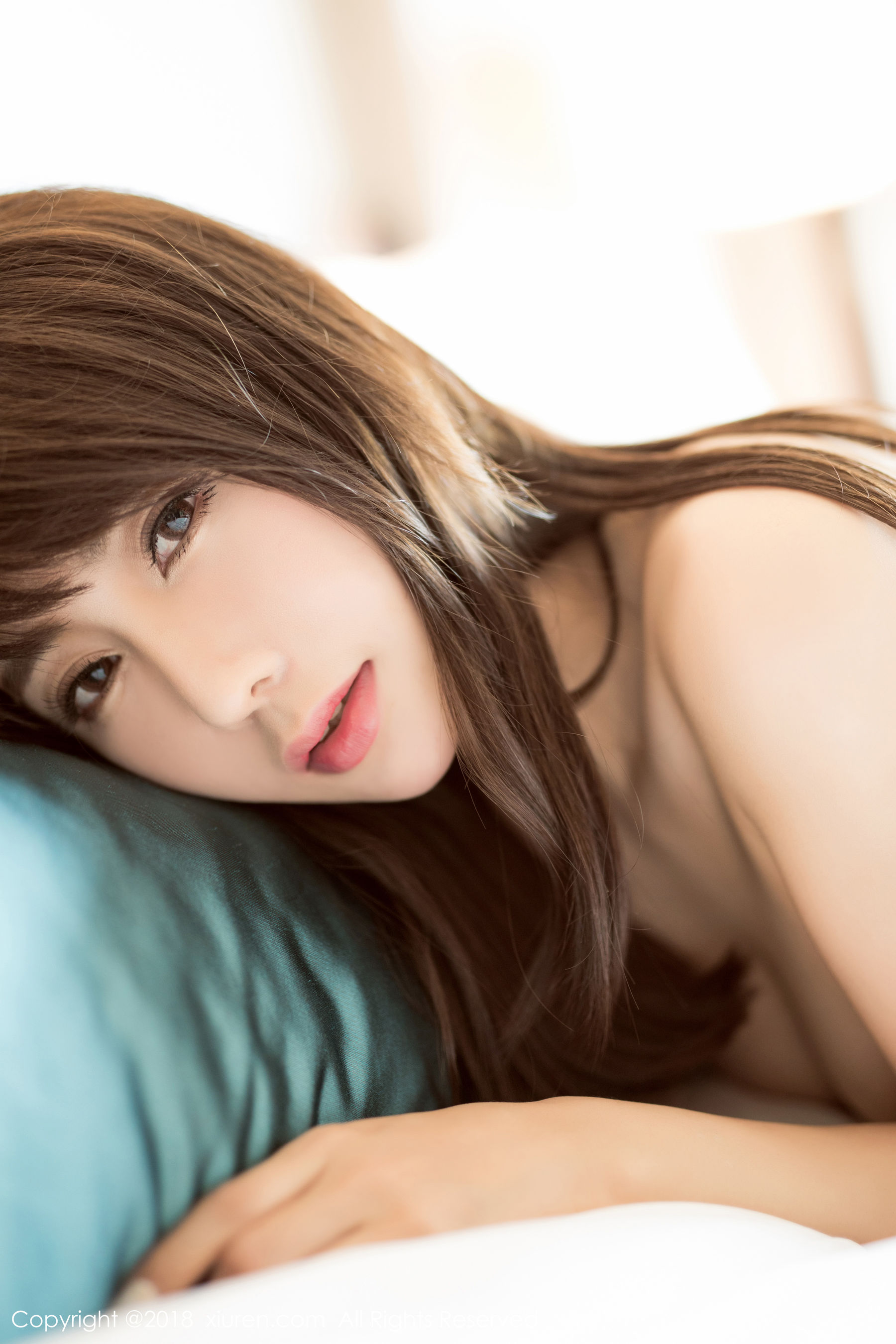 模特楚恬Olivia《黑丝OL与猫耳装扮》 [秀人XIUREN] No.1037