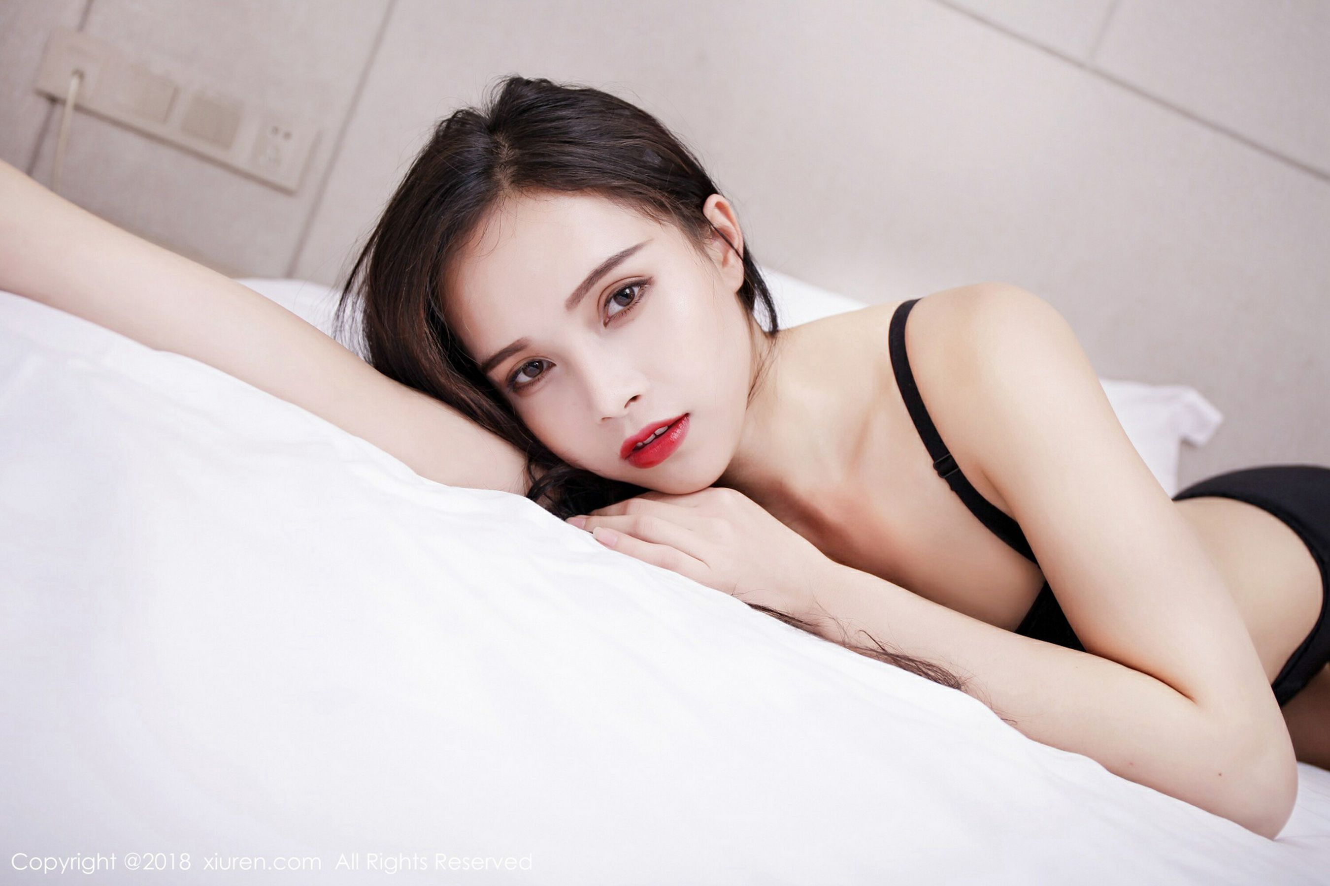 模特小羽《出色的美人》 [秀人XIUREN] No1041