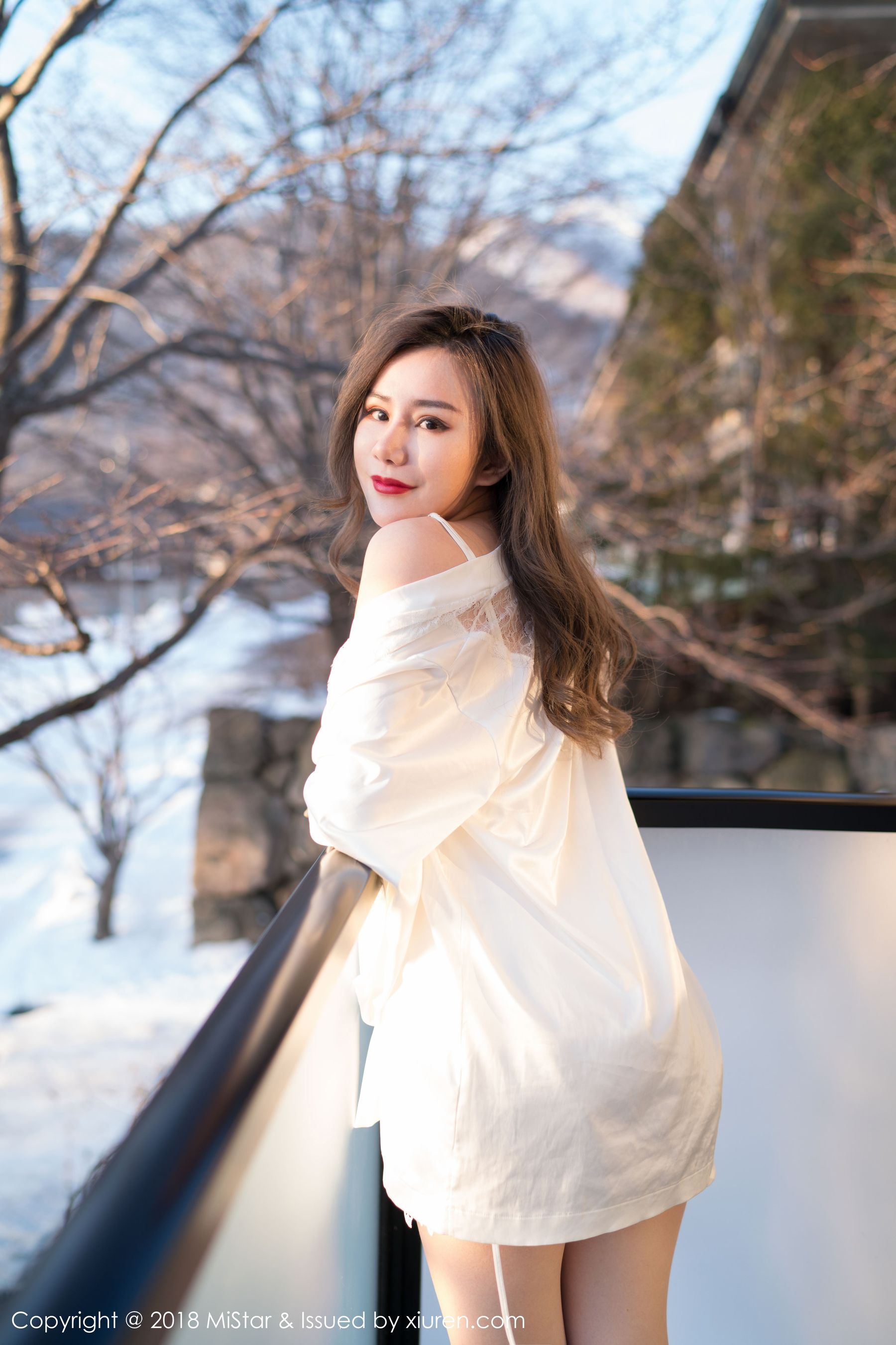 小奶昔Kyra《白衬衫黑丝吊袜》 [魅妍社MiStar] VOL.228
