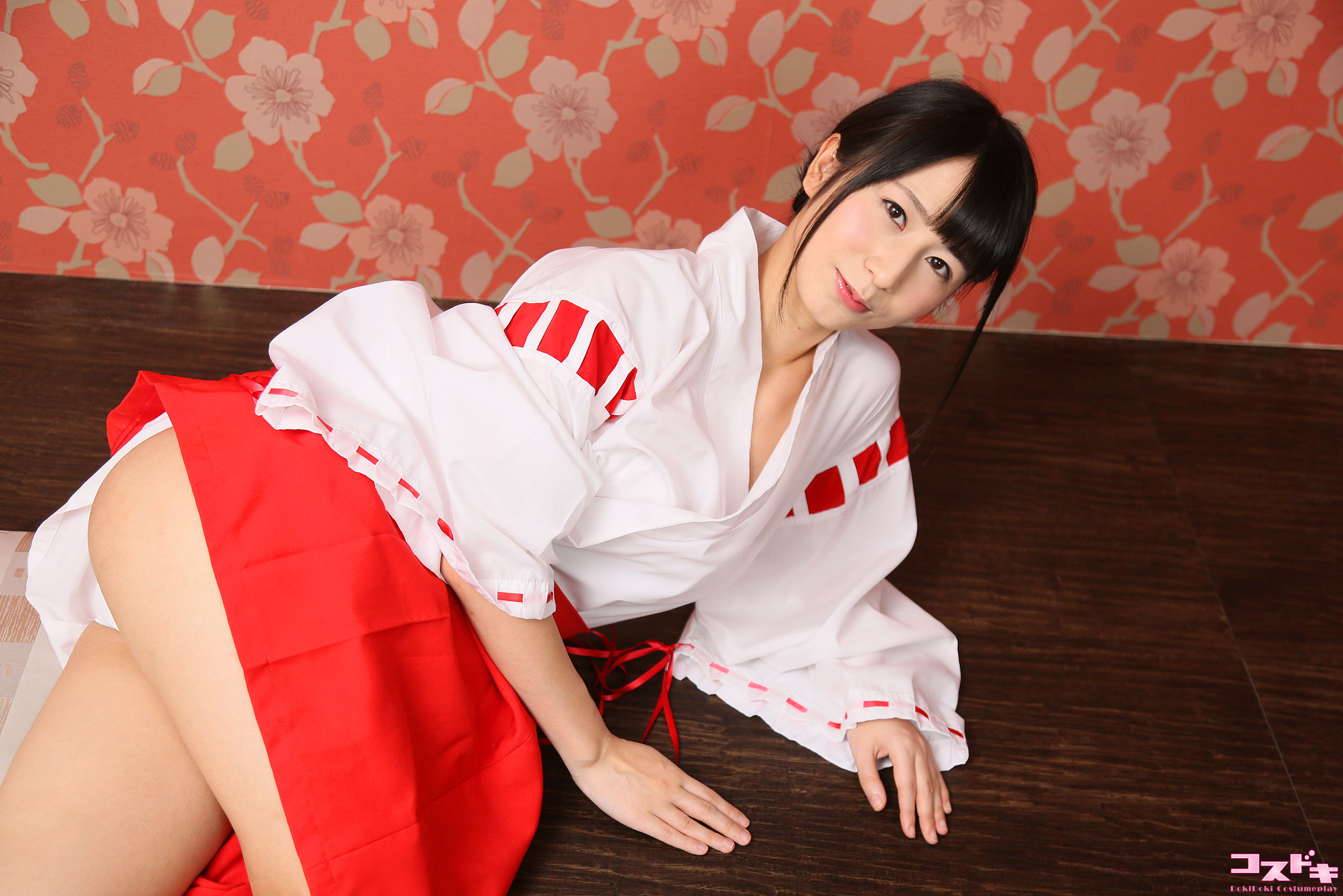 [Cosdoki] Sora Izumi 泉水蒼空 - izumisora_pic_miko1