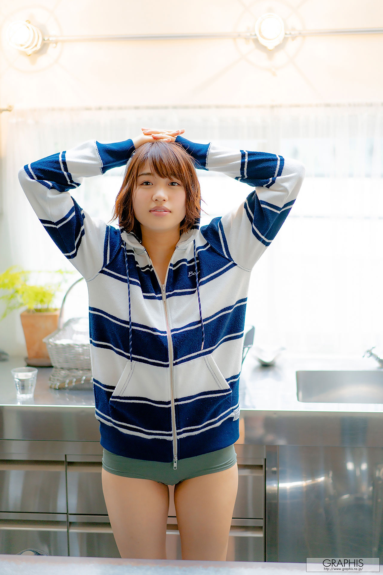 [Graphis] First Gravure 初脱ぎ娘 Mahiro Tadai 唯井まひろ