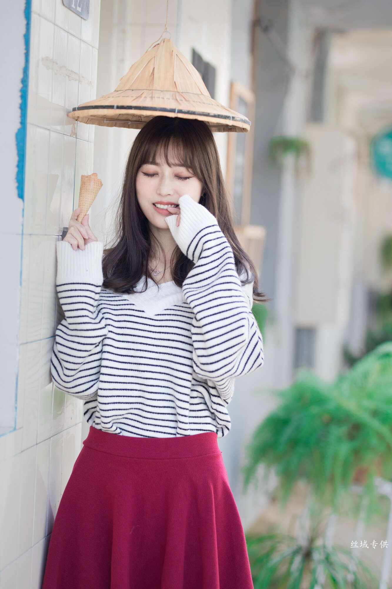 [台湾正妹]  億億 審計新村 （两套服装）