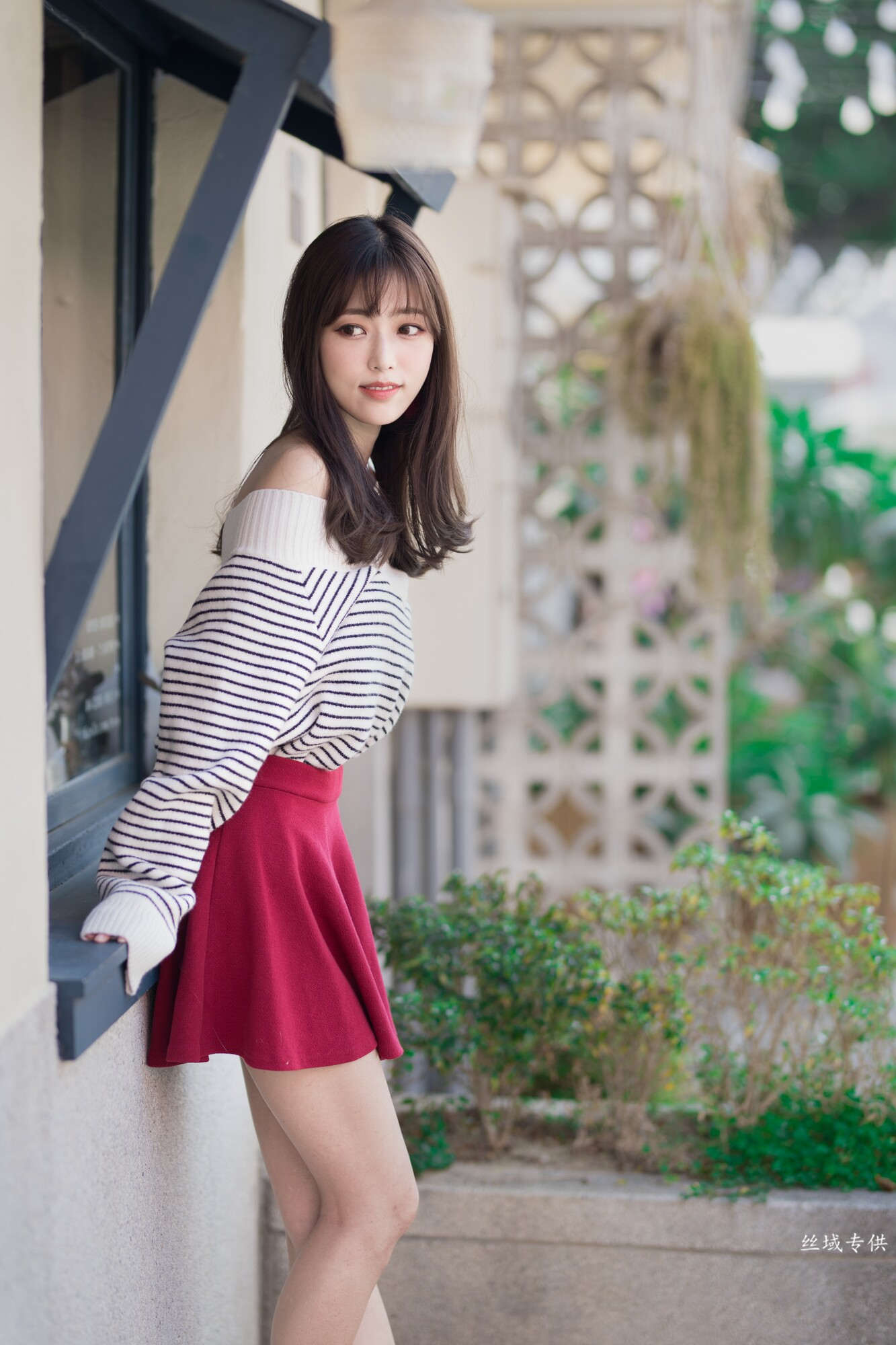 [台湾正妹]  億億 審計新村 （两套服装）