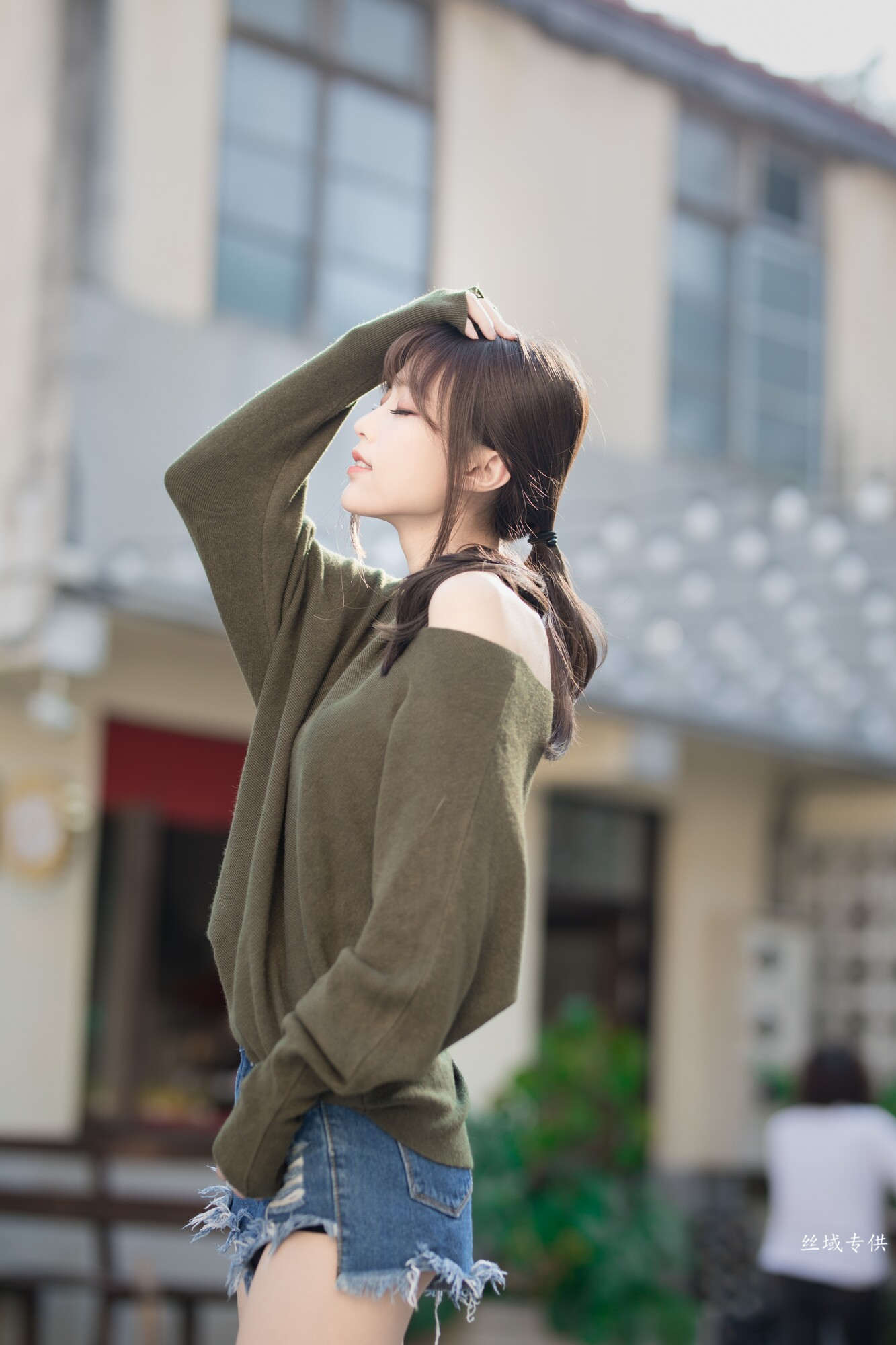 [台湾正妹]  億億 審計新村 （两套服装）
