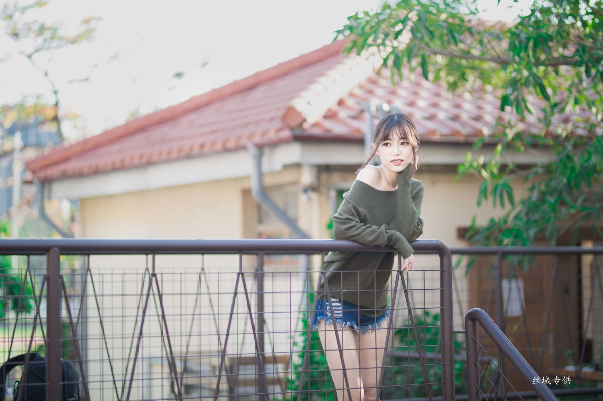 [台湾正妹]  億億 審計新村 （两套服装）