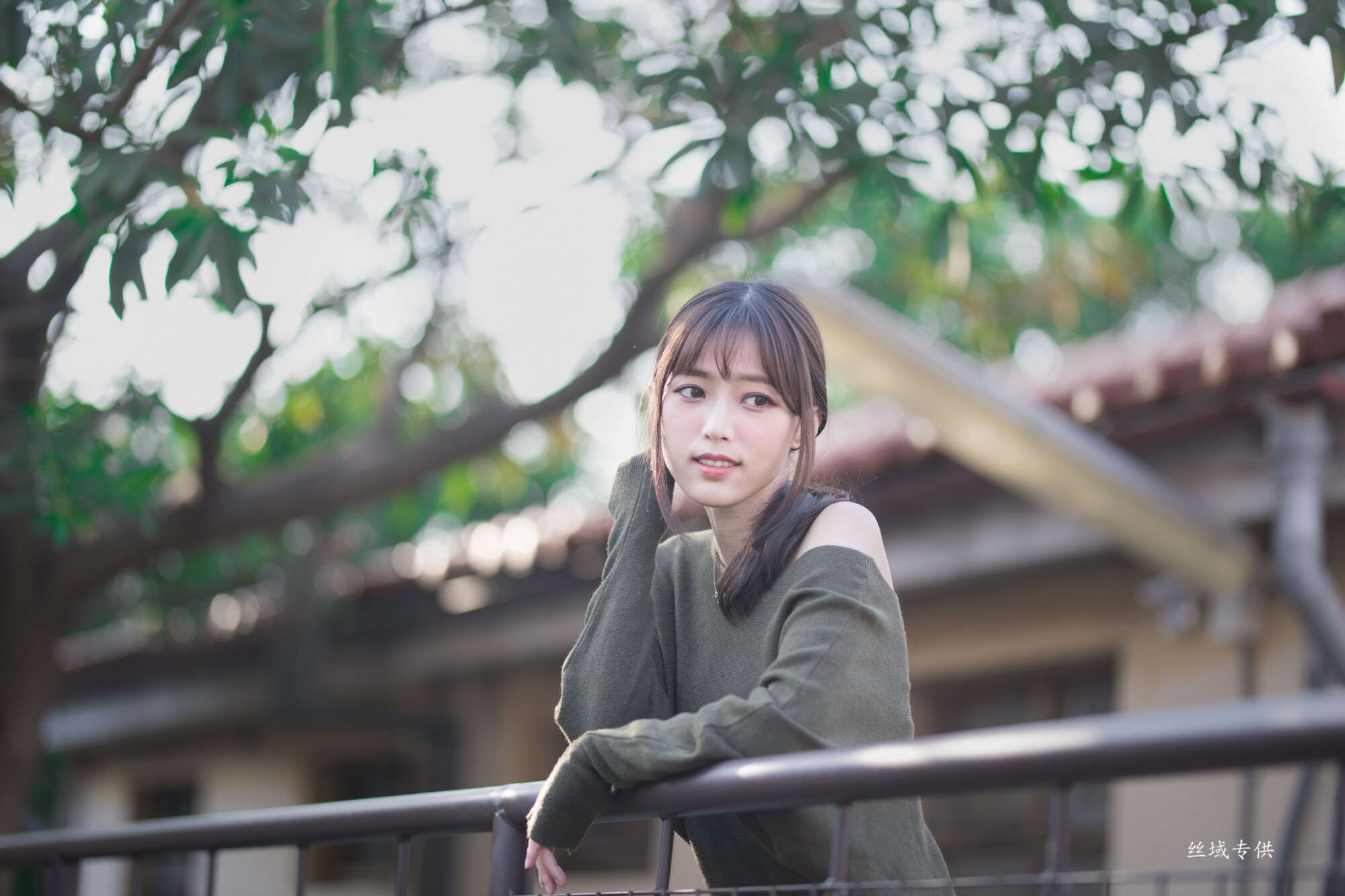 [台湾正妹]  億億 審計新村 （两套服装）