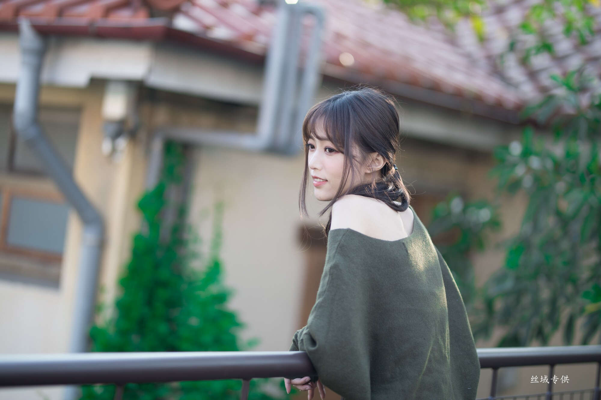 [台湾正妹]  億億 審計新村 （两套服装）