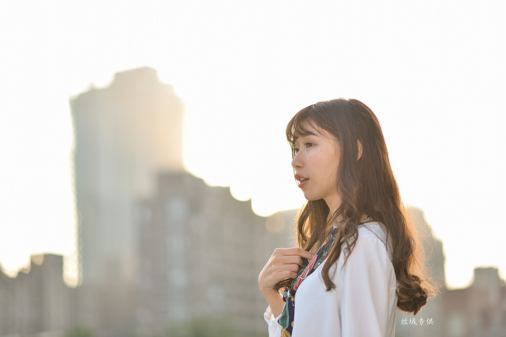 [台湾正妹] 題題 國美館.時裝 黑丝小妹短裙街拍