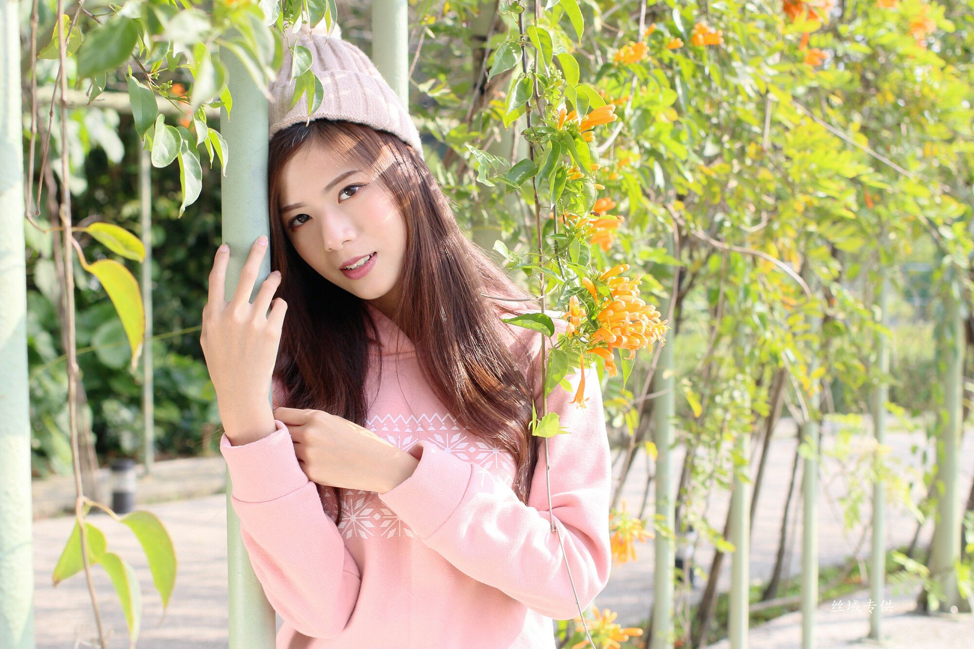 [台湾正妹] 方唯真 花博外拍（三套服裝）