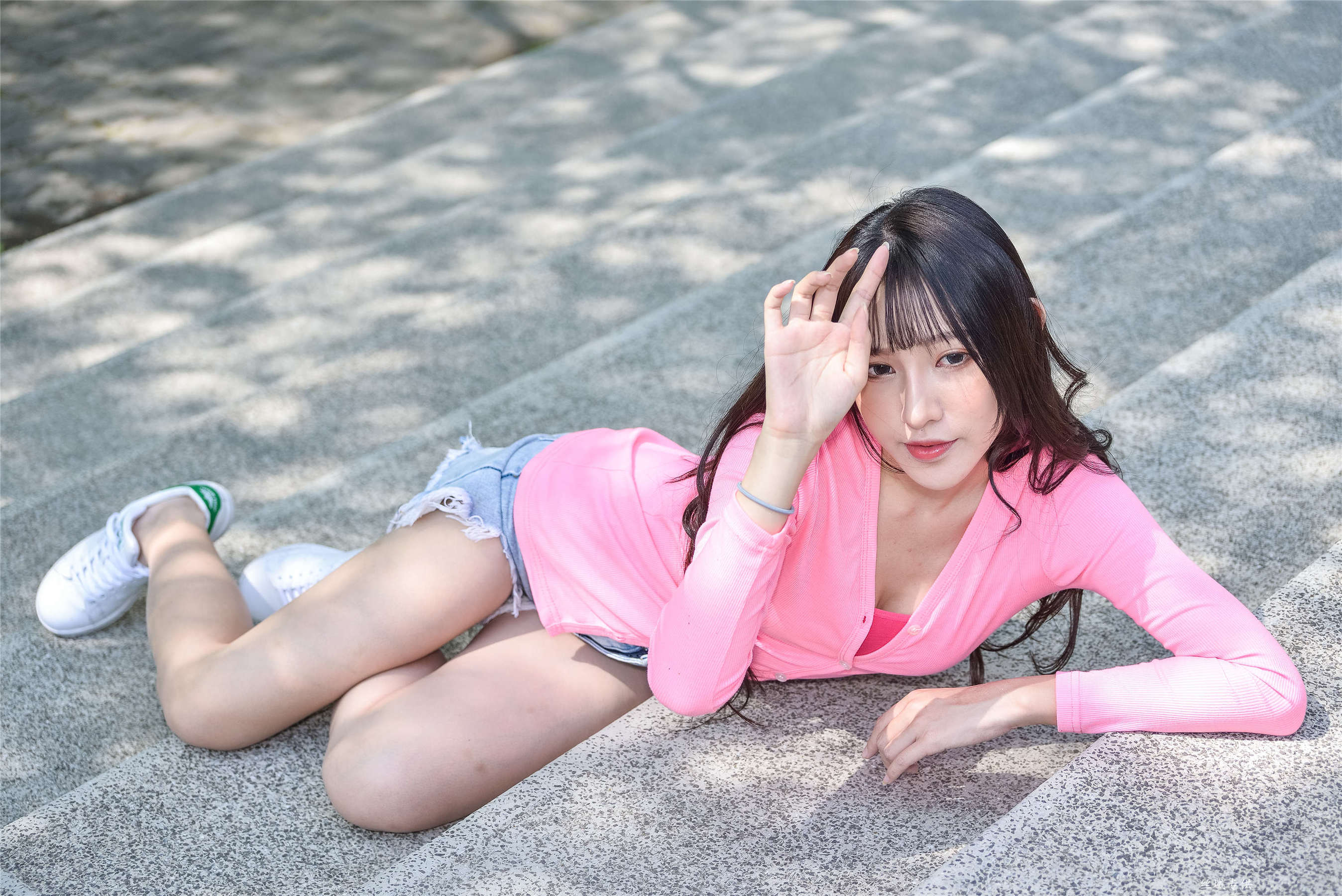 [台湾正妹] 比比 國美.時裝 牛仔街拍
