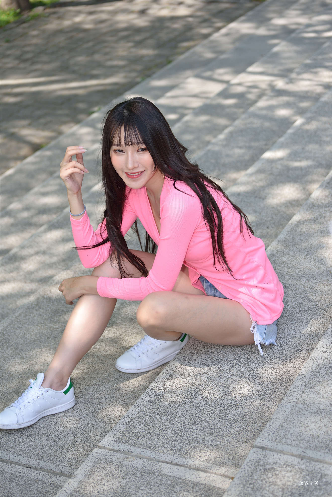 [台湾正妹] 比比 國美.時裝 牛仔街拍