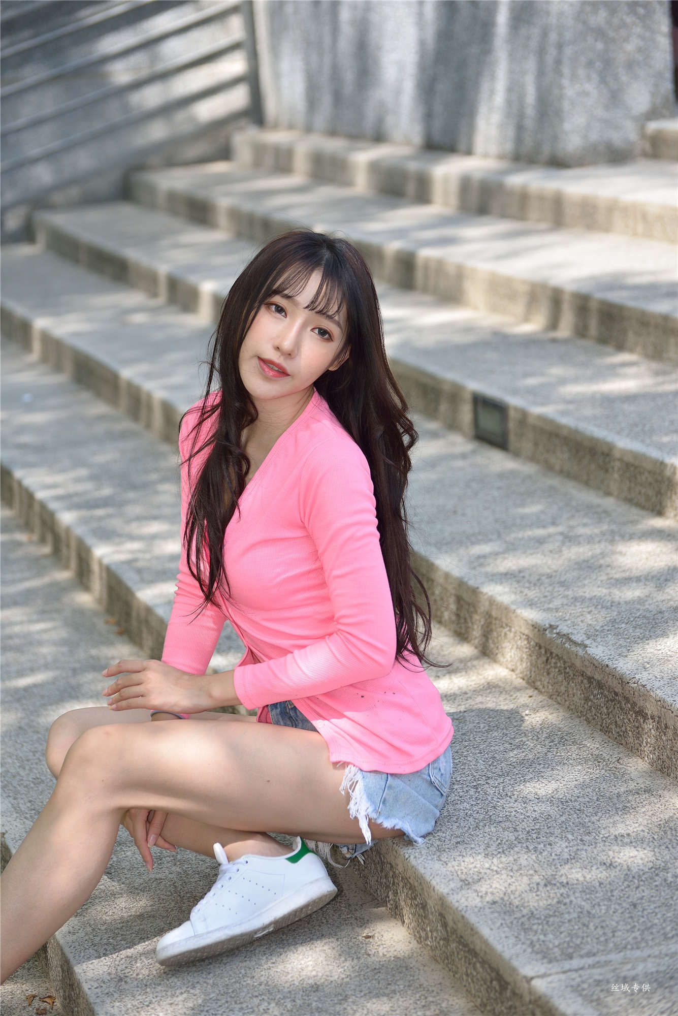 [台湾正妹] 比比 國美.時裝 牛仔街拍