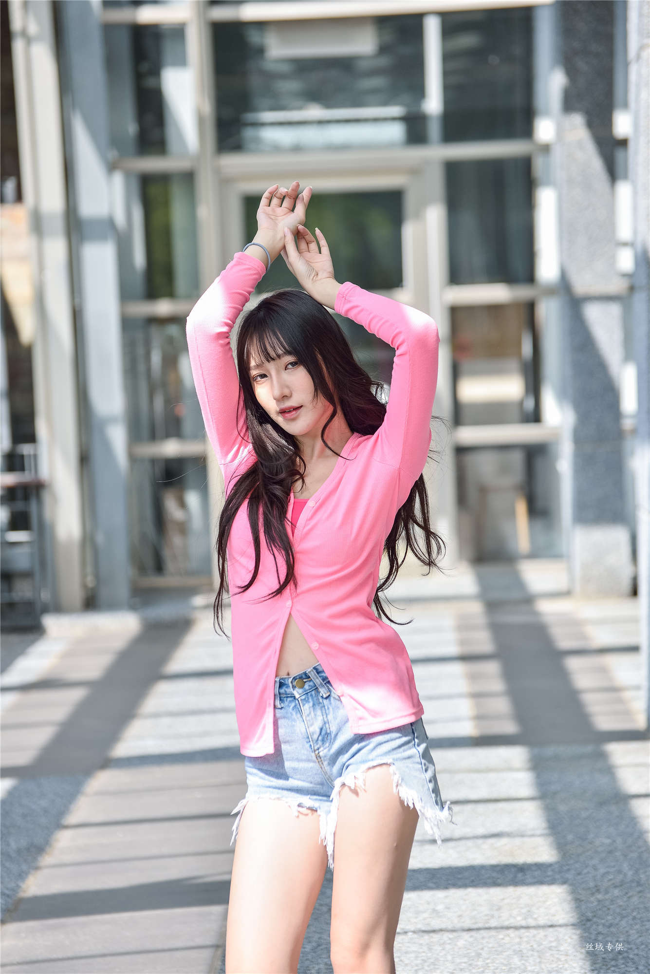 [台湾正妹] 比比 國美.時裝 牛仔街拍