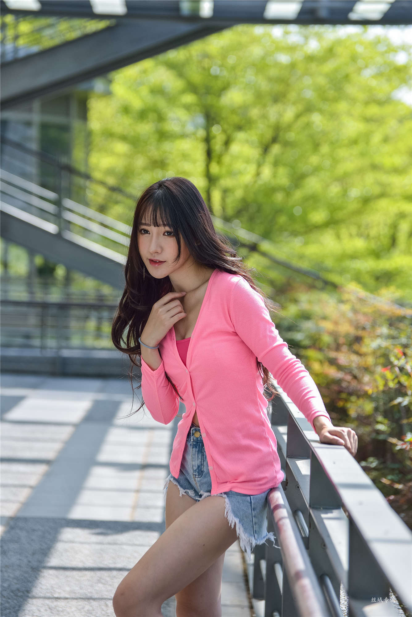[台湾正妹] 比比 國美.時裝 牛仔街拍