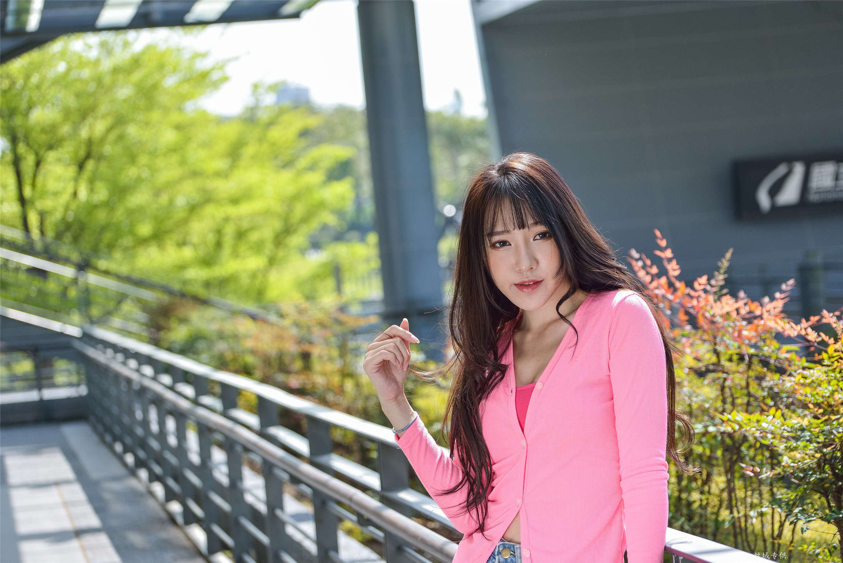 [台湾正妹] 比比 國美.時裝 牛仔街拍
