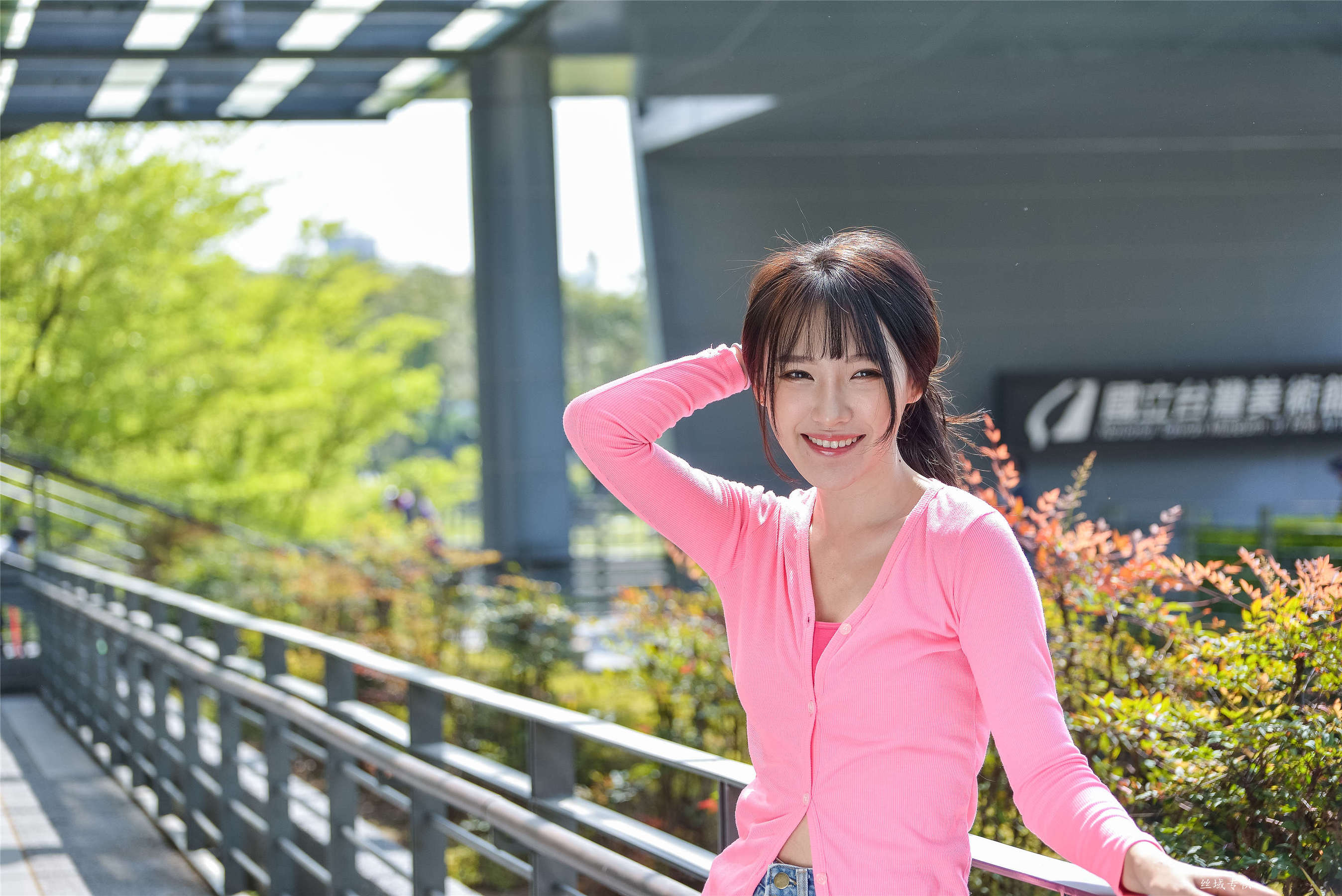 [台湾正妹] 比比 國美.時裝 牛仔街拍