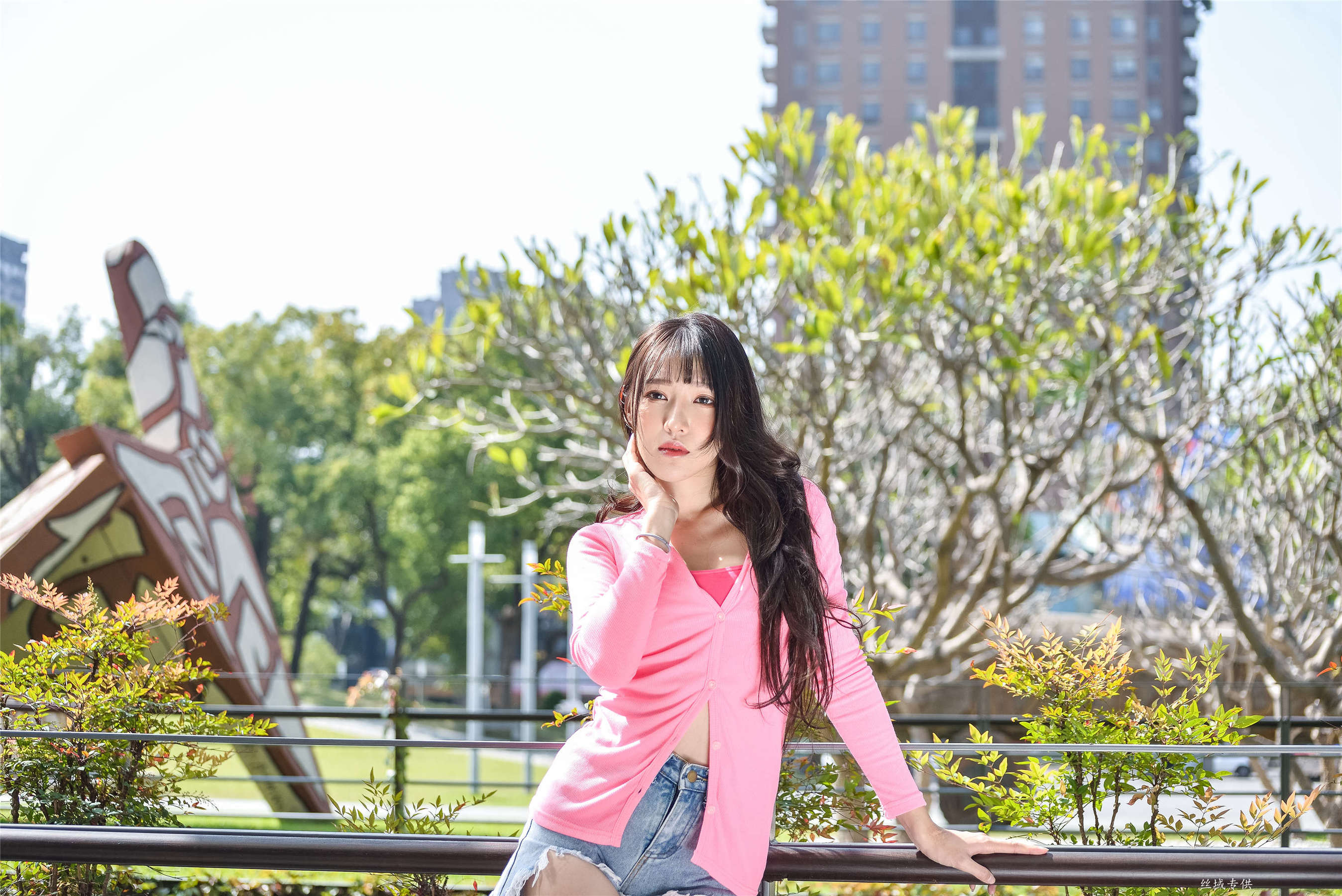 [台湾正妹] 比比 國美.時裝 牛仔街拍