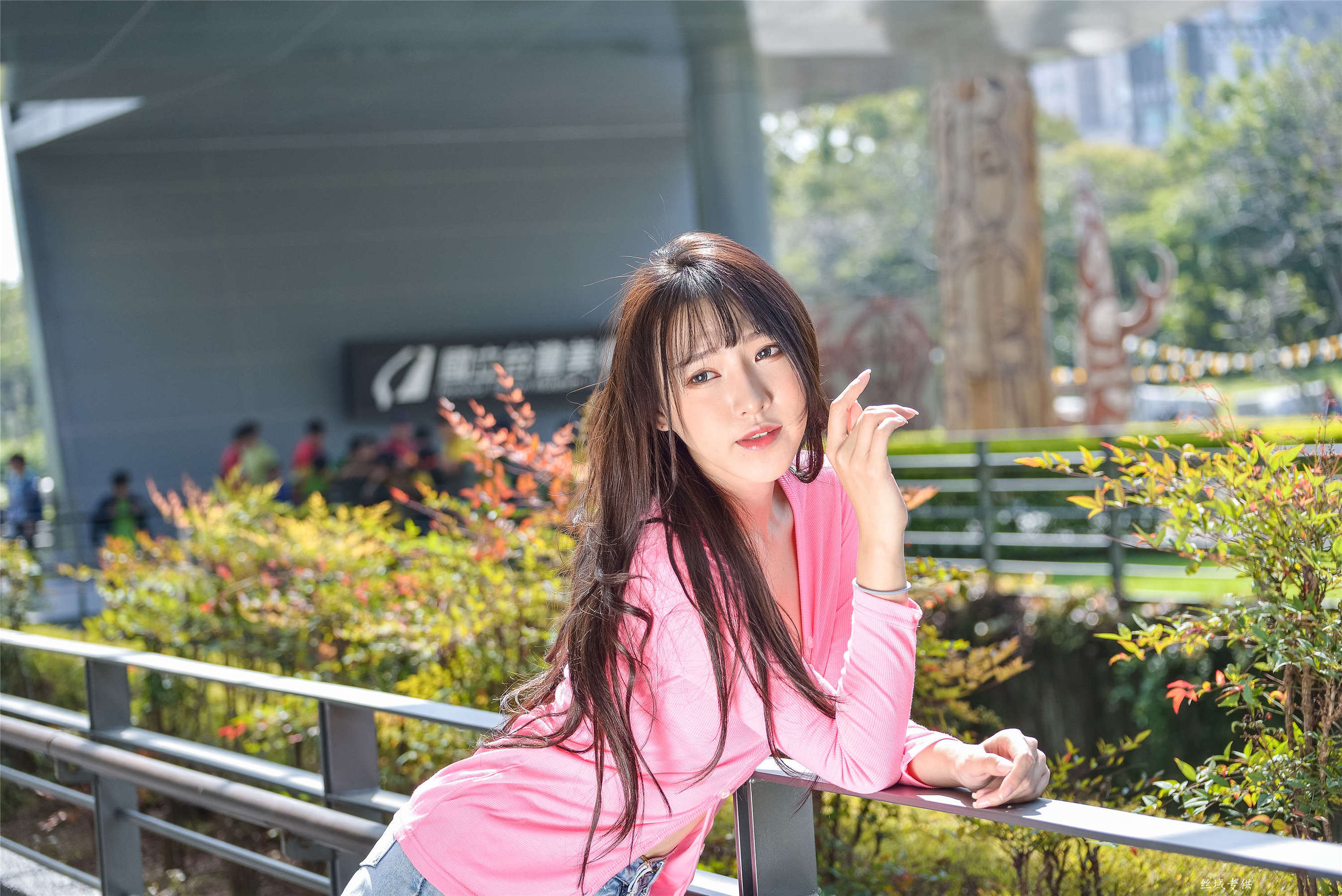 [台湾正妹] 比比 國美.時裝 牛仔街拍