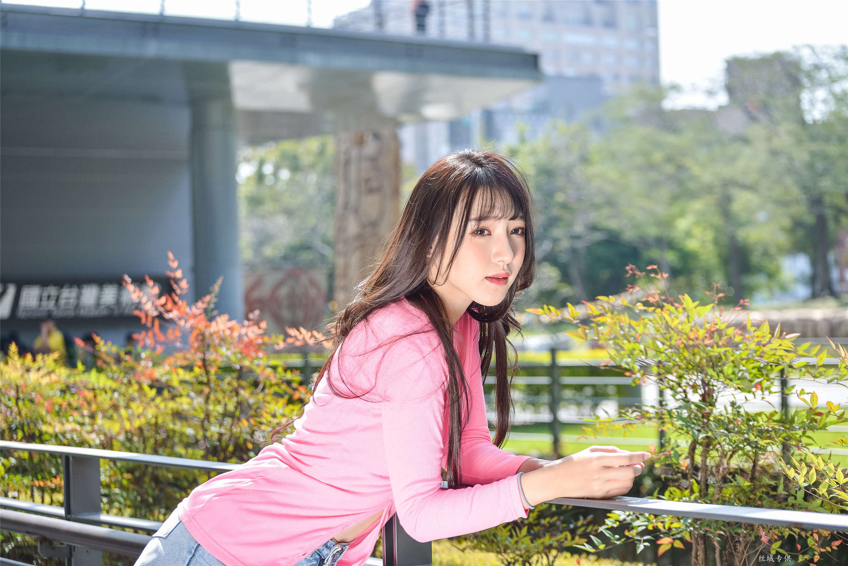 [台湾正妹] 比比 國美.時裝 牛仔街拍