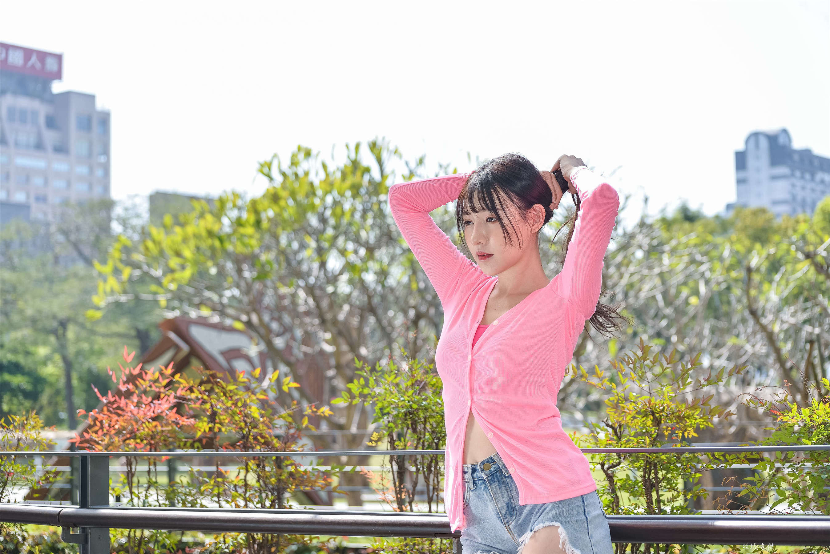 [台湾正妹] 比比 國美.時裝 牛仔街拍