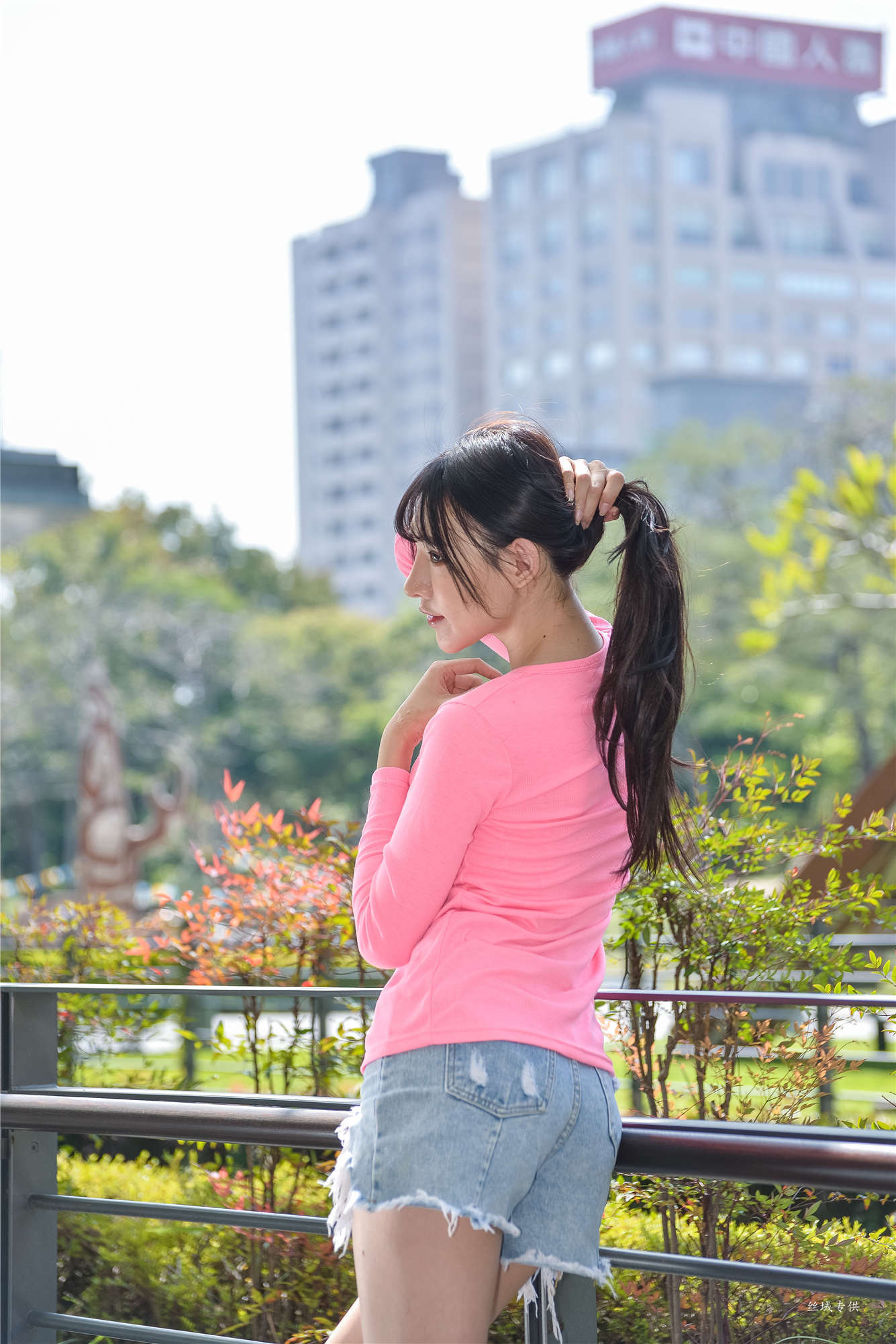 [台湾正妹] 比比 國美.時裝 牛仔街拍