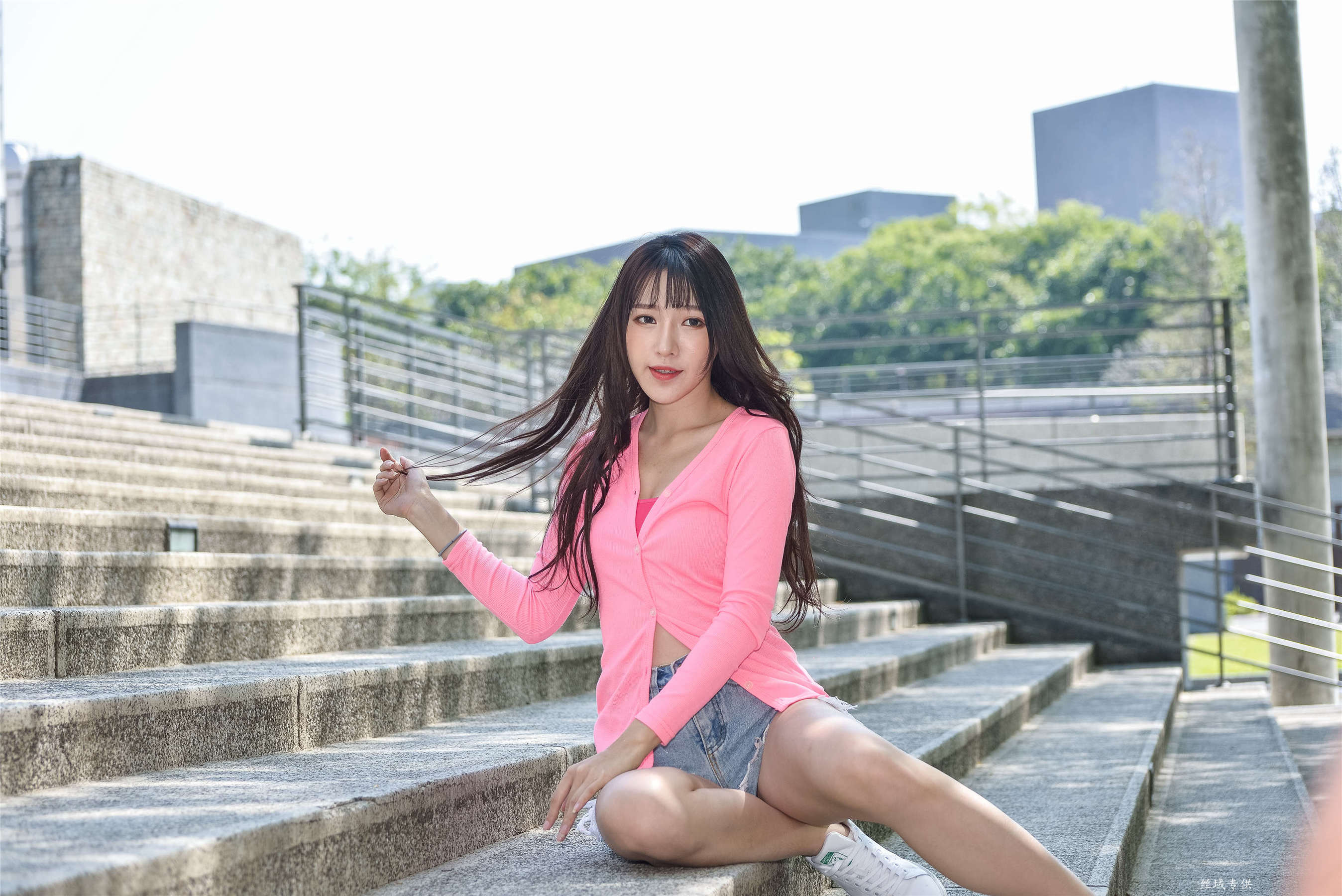 [台湾正妹] 比比 國美.時裝 牛仔街拍
