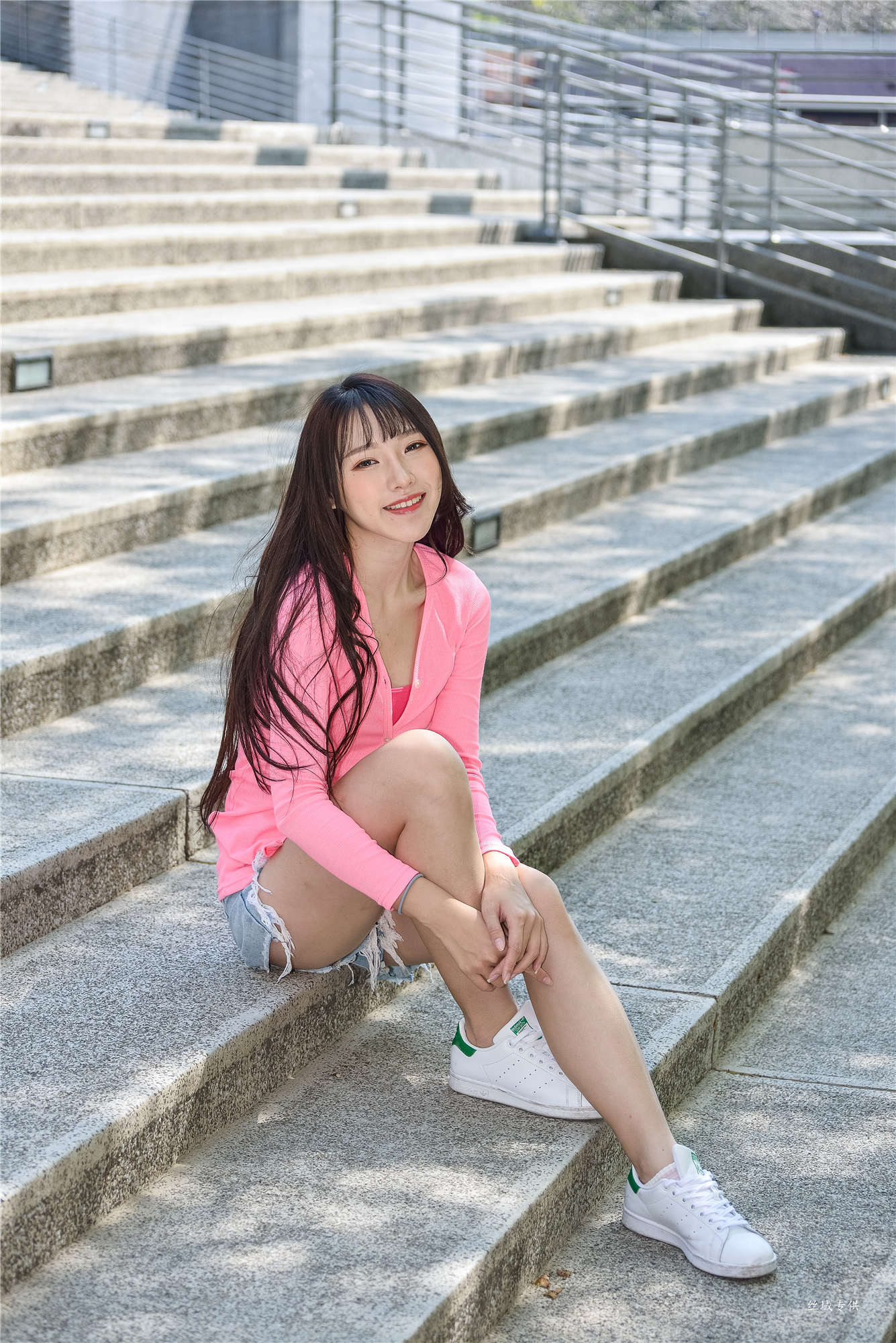 [台湾正妹] 比比 國美.時裝 牛仔街拍