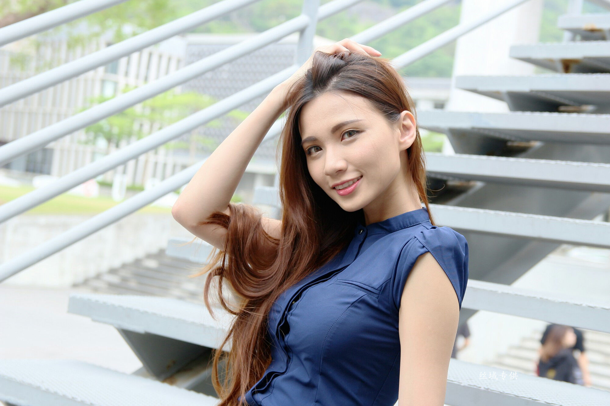 [台湾正妹] 蔡譯心 棚拍+外拍）OL女神装扮 三套套服装