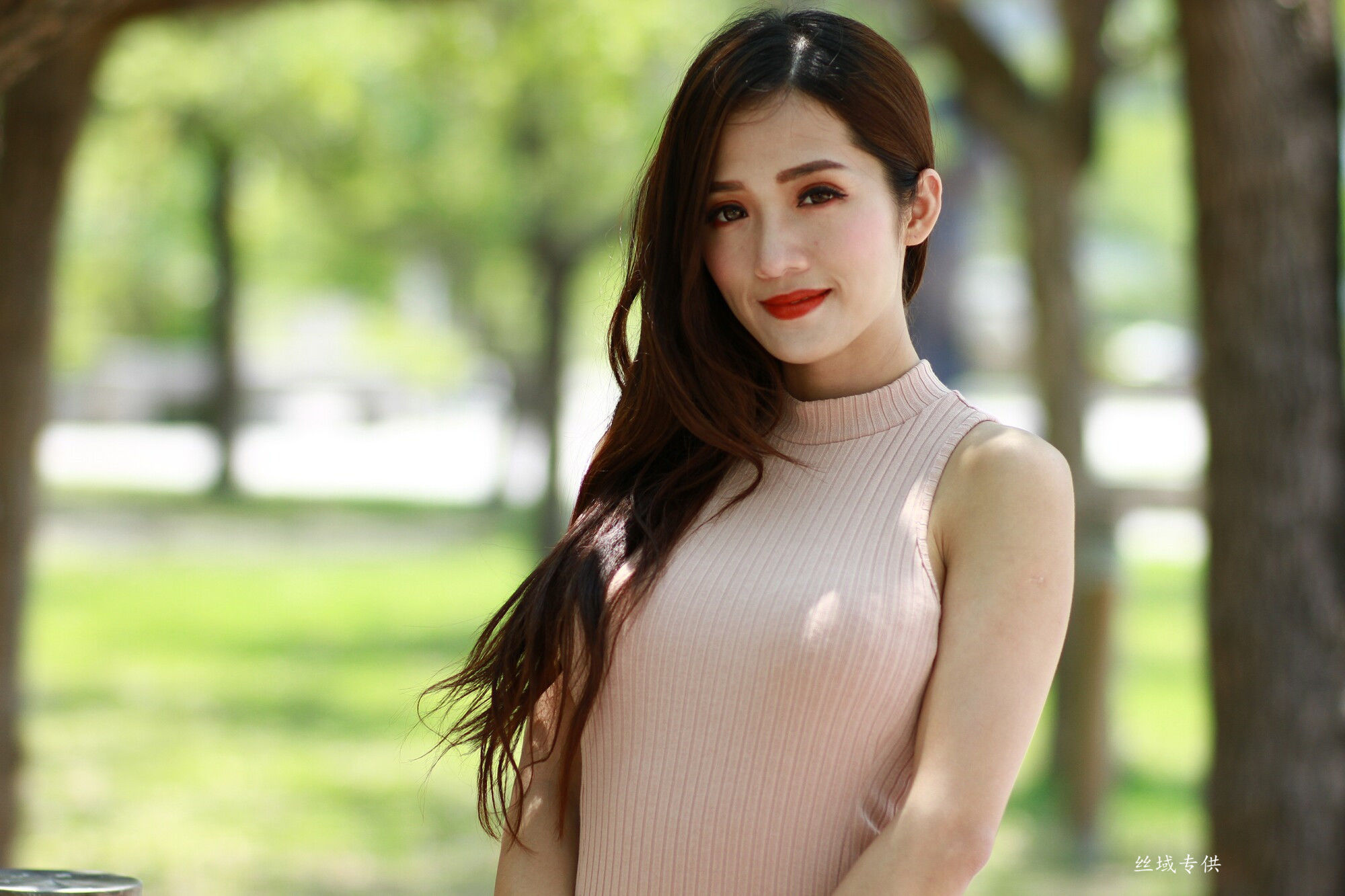 [台湾正妹] Go Go 高雄美術館