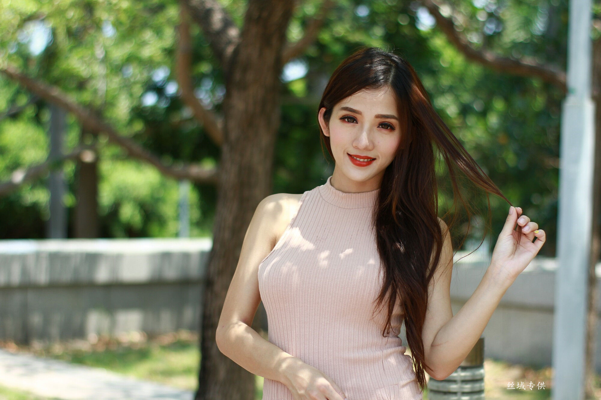 [台湾正妹] Go Go 高雄美術館