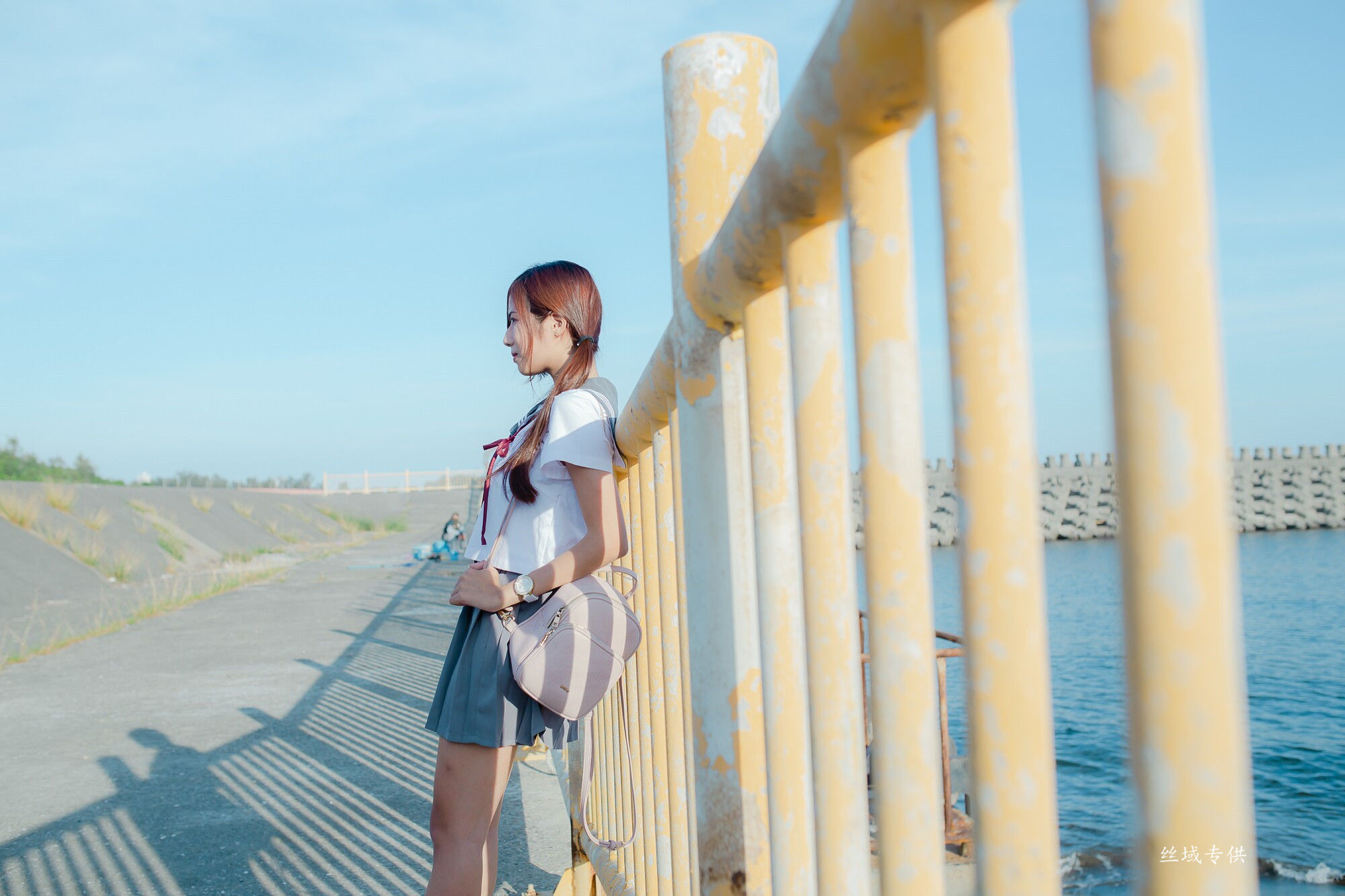 [台湾正妹] 方唯真 制服