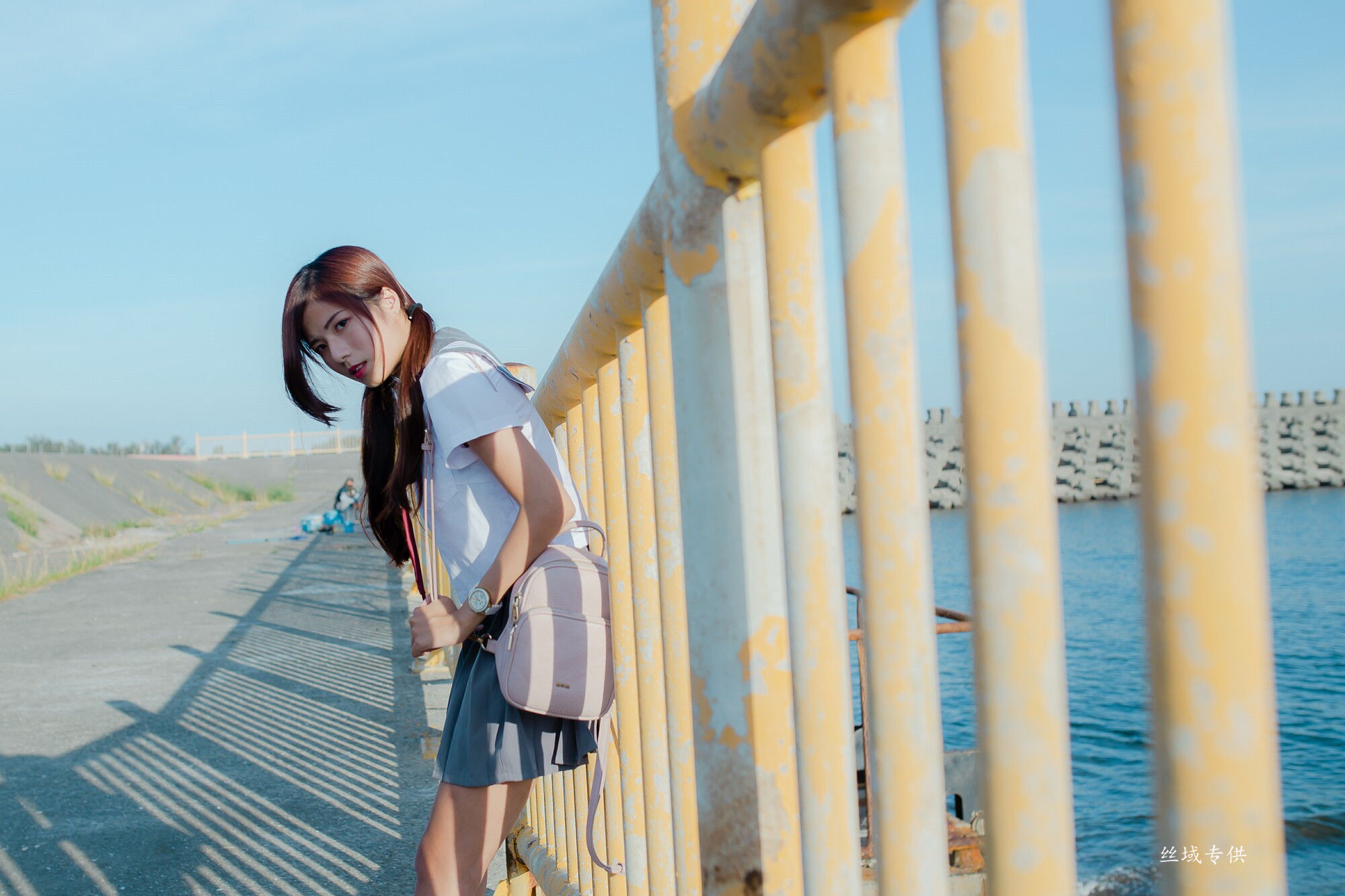 [台湾正妹] 方唯真 制服