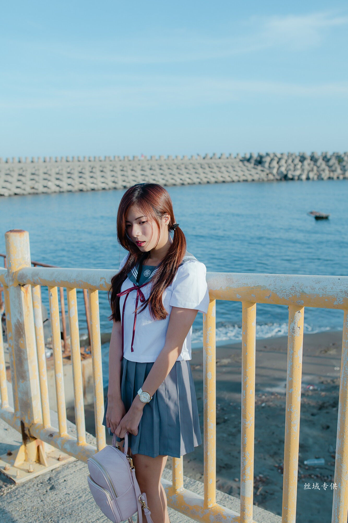 [台湾正妹] 方唯真 制服