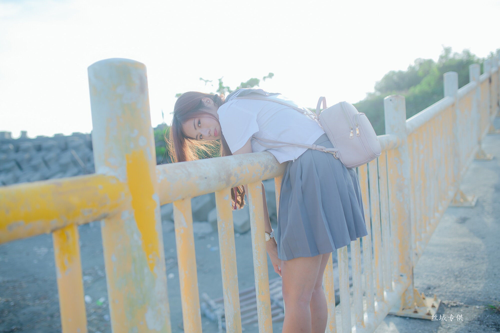 [台湾正妹] 方唯真 制服