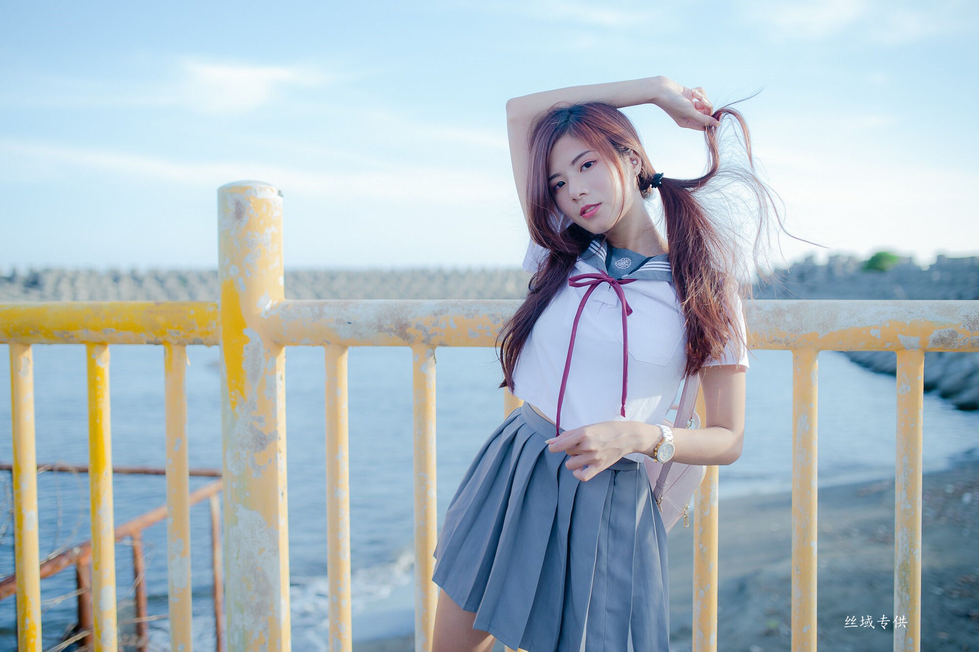 [台湾正妹] 方唯真 制服