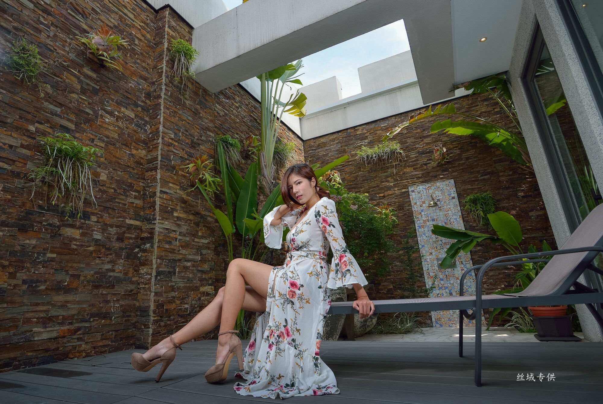 [台湾正妹] 方唯真 芭蕾.性感旅拍 长裙