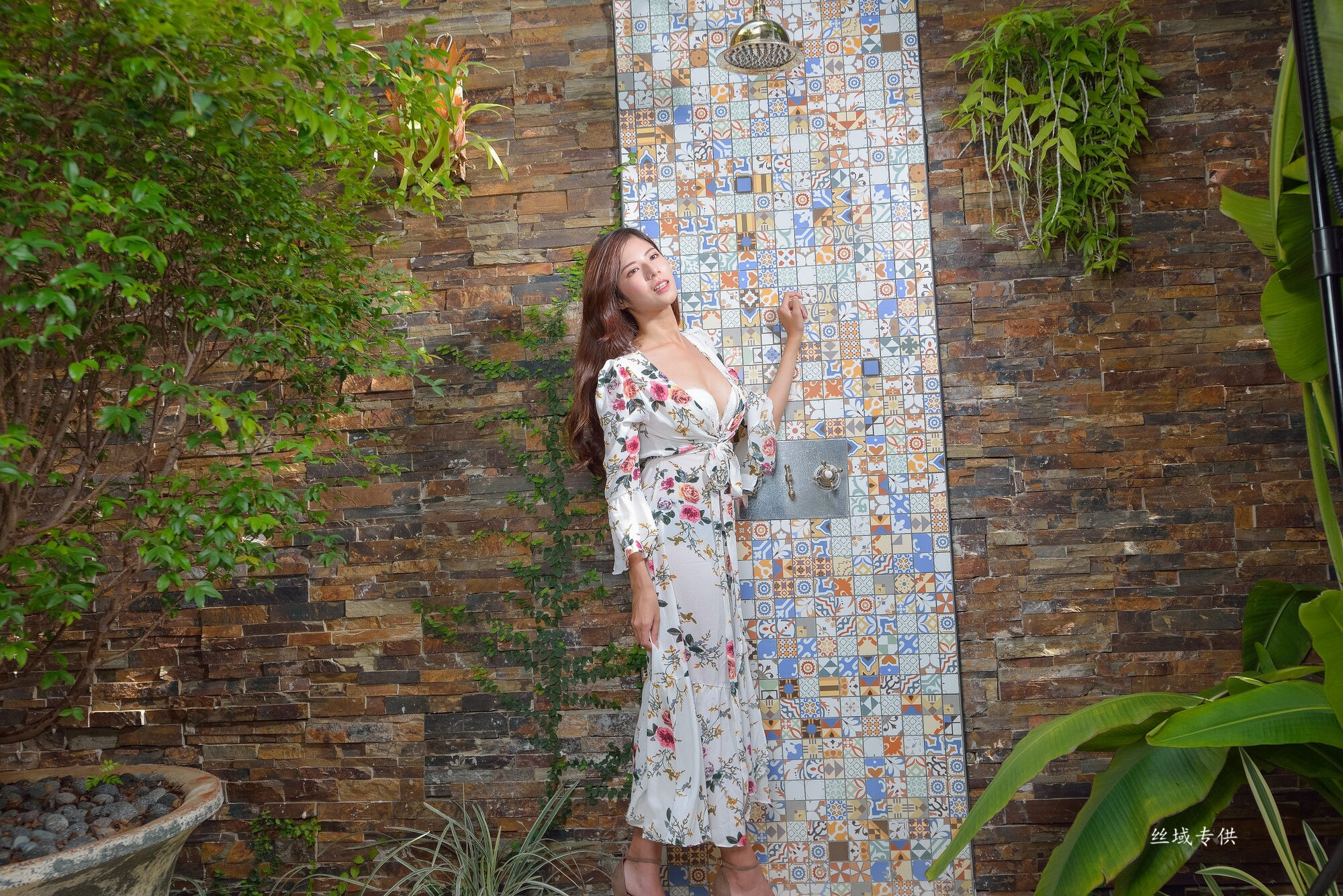 [台湾正妹] 方唯真 芭蕾.性感旅拍 长裙